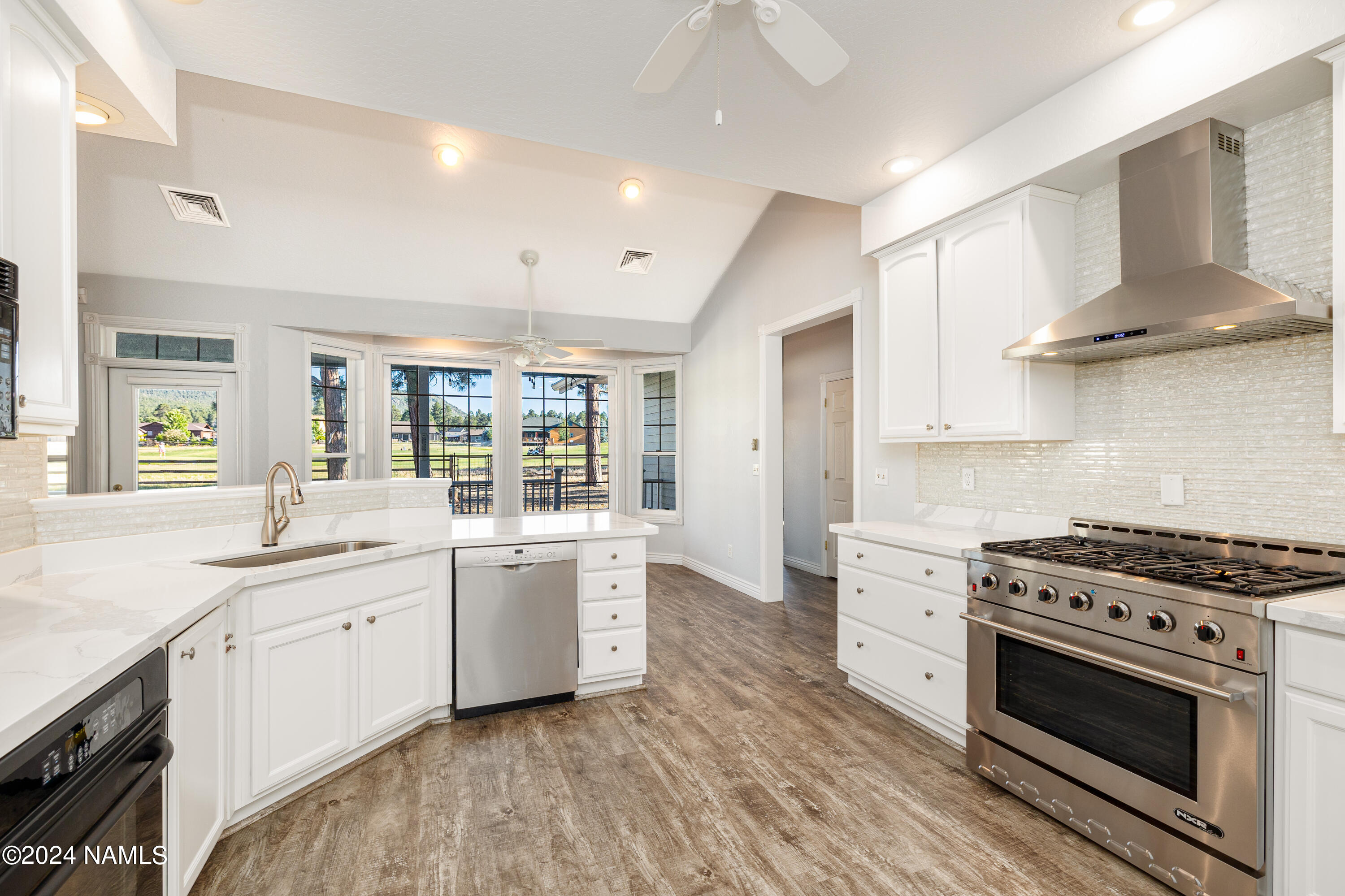 2511 W Brookhollow Drive