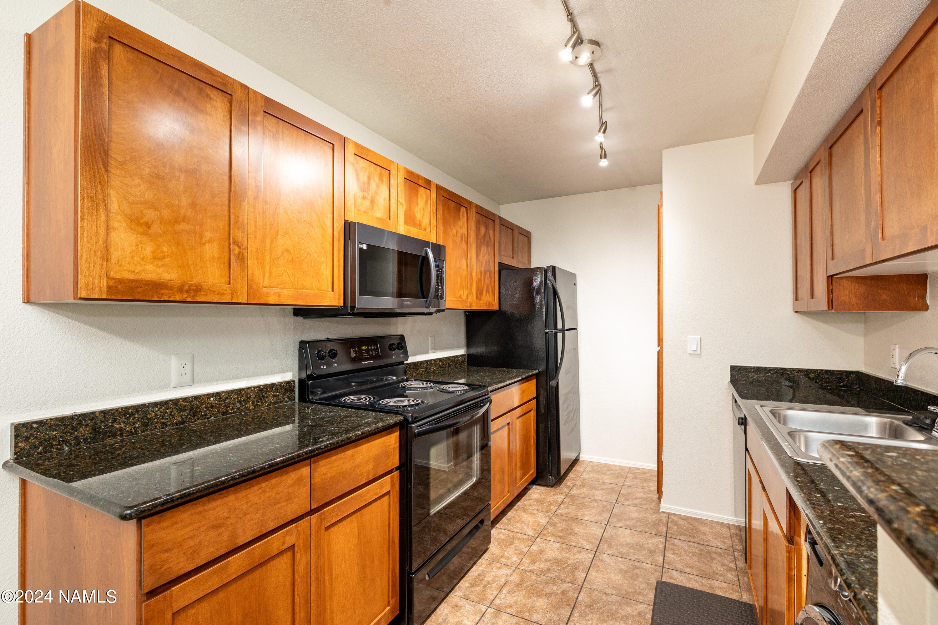 1385 W University Avenue, 148