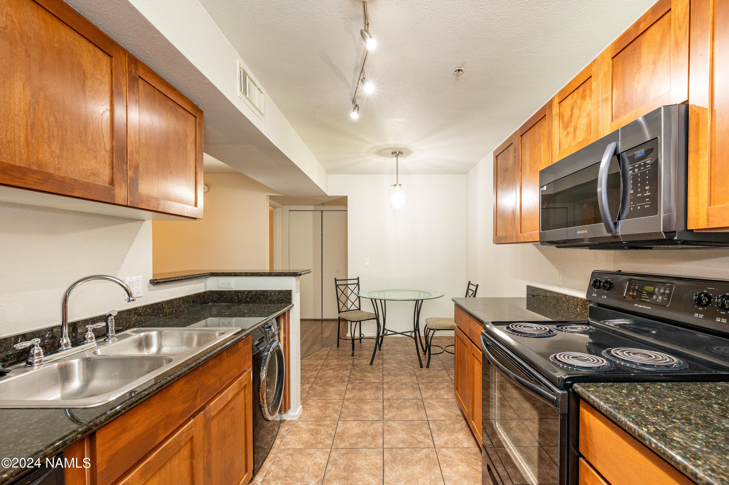 1385 W University Avenue, 148