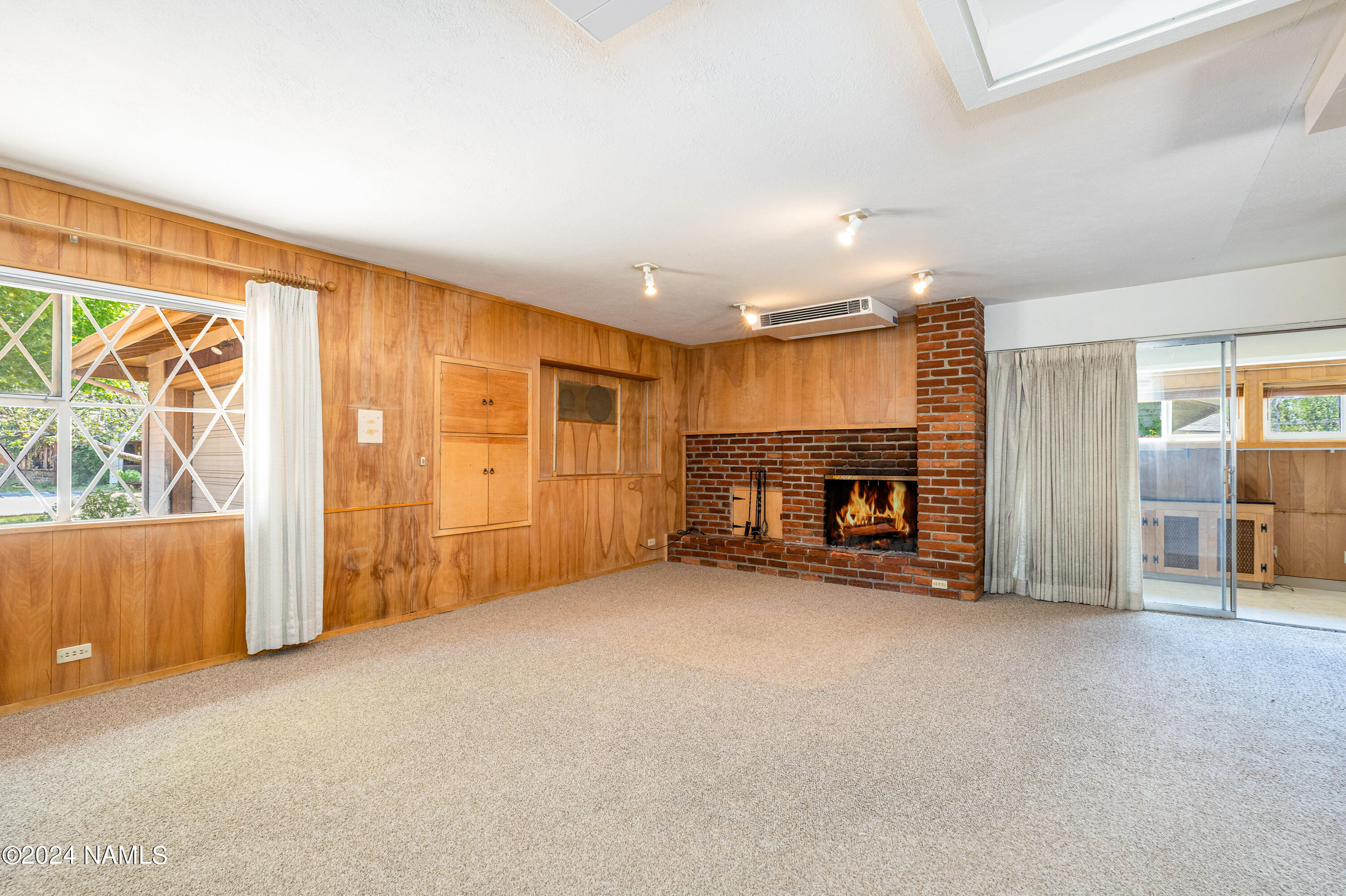 1309 N Navajo Drive