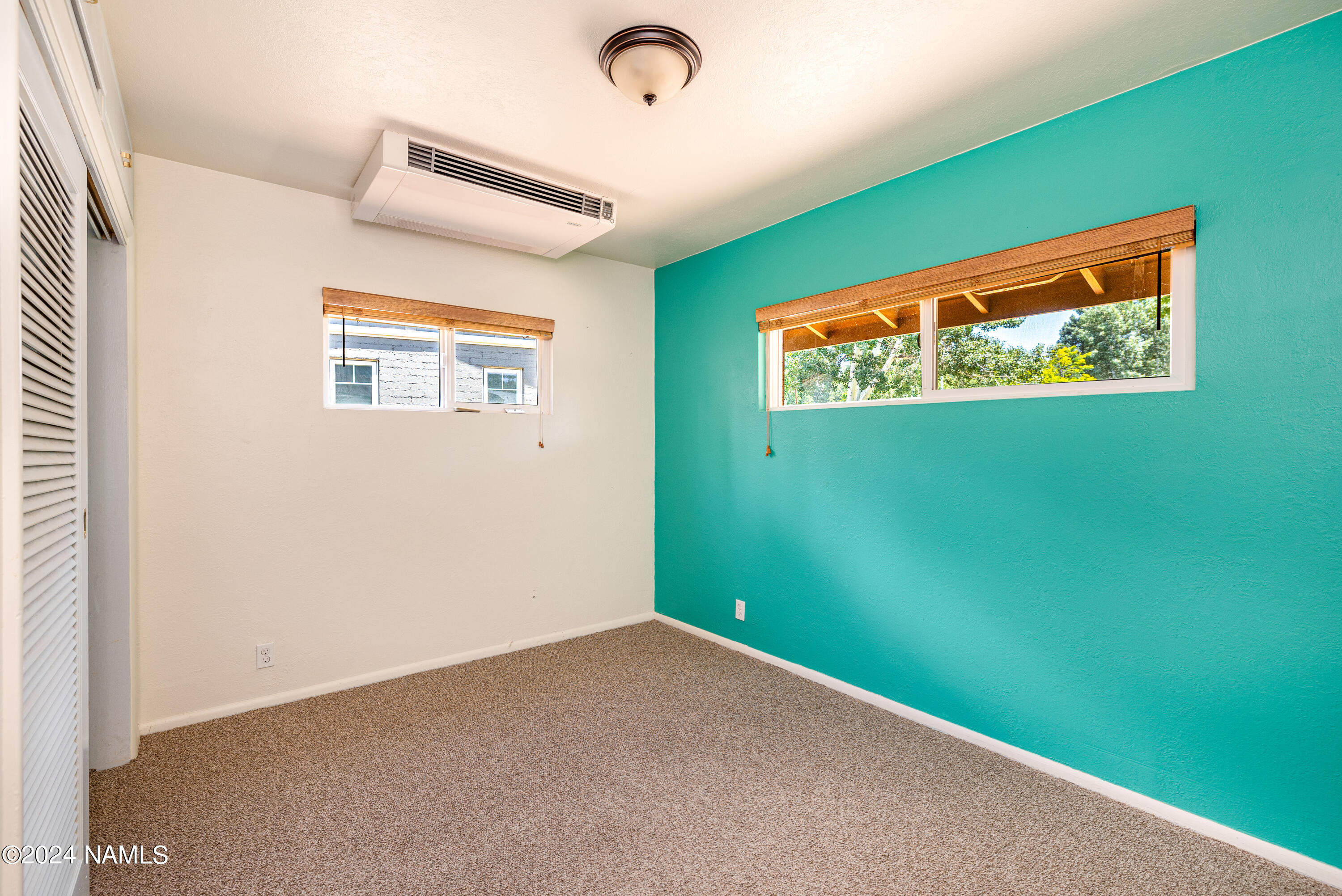 1309 N Navajo Drive