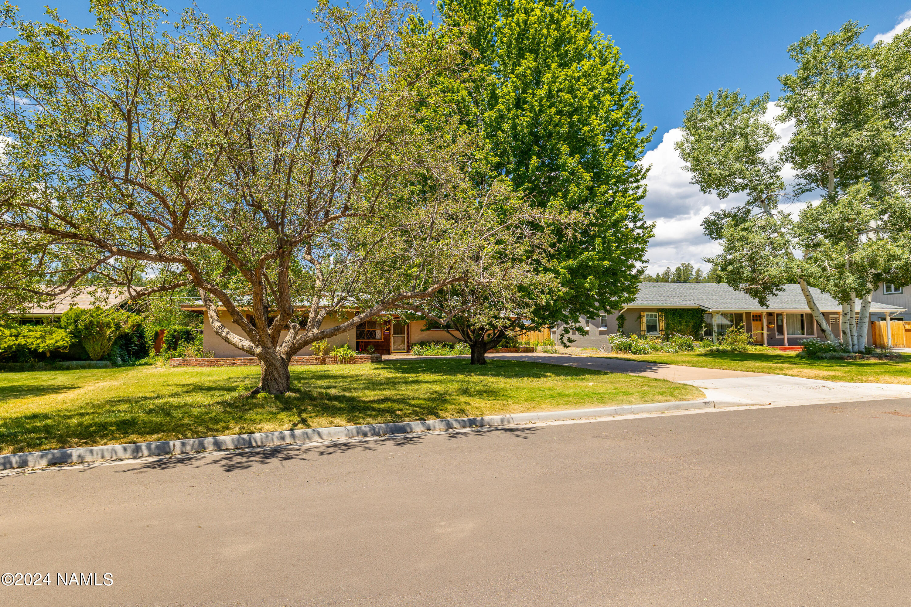 1309 N Navajo Drive