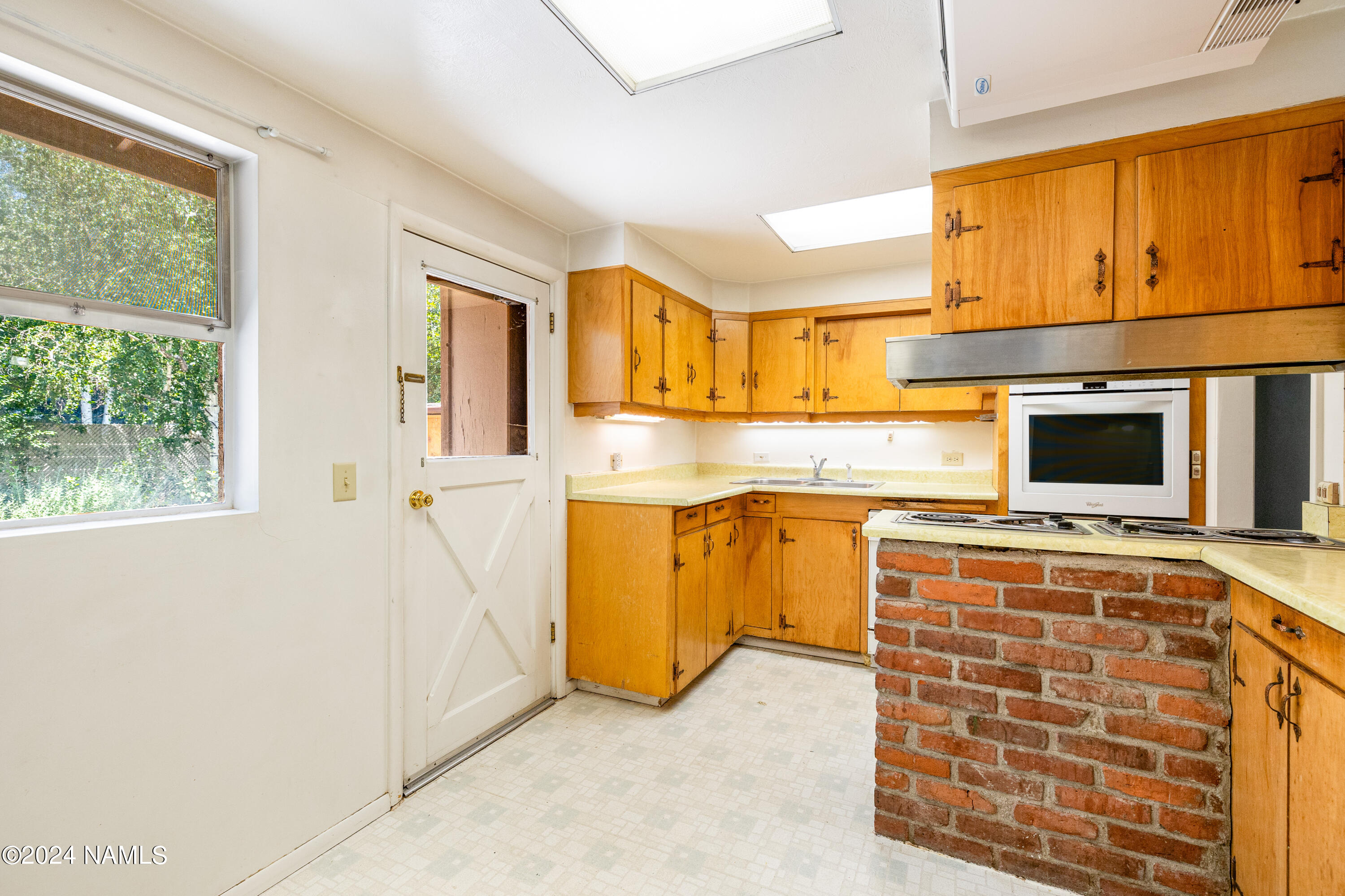 1309 N Navajo Drive