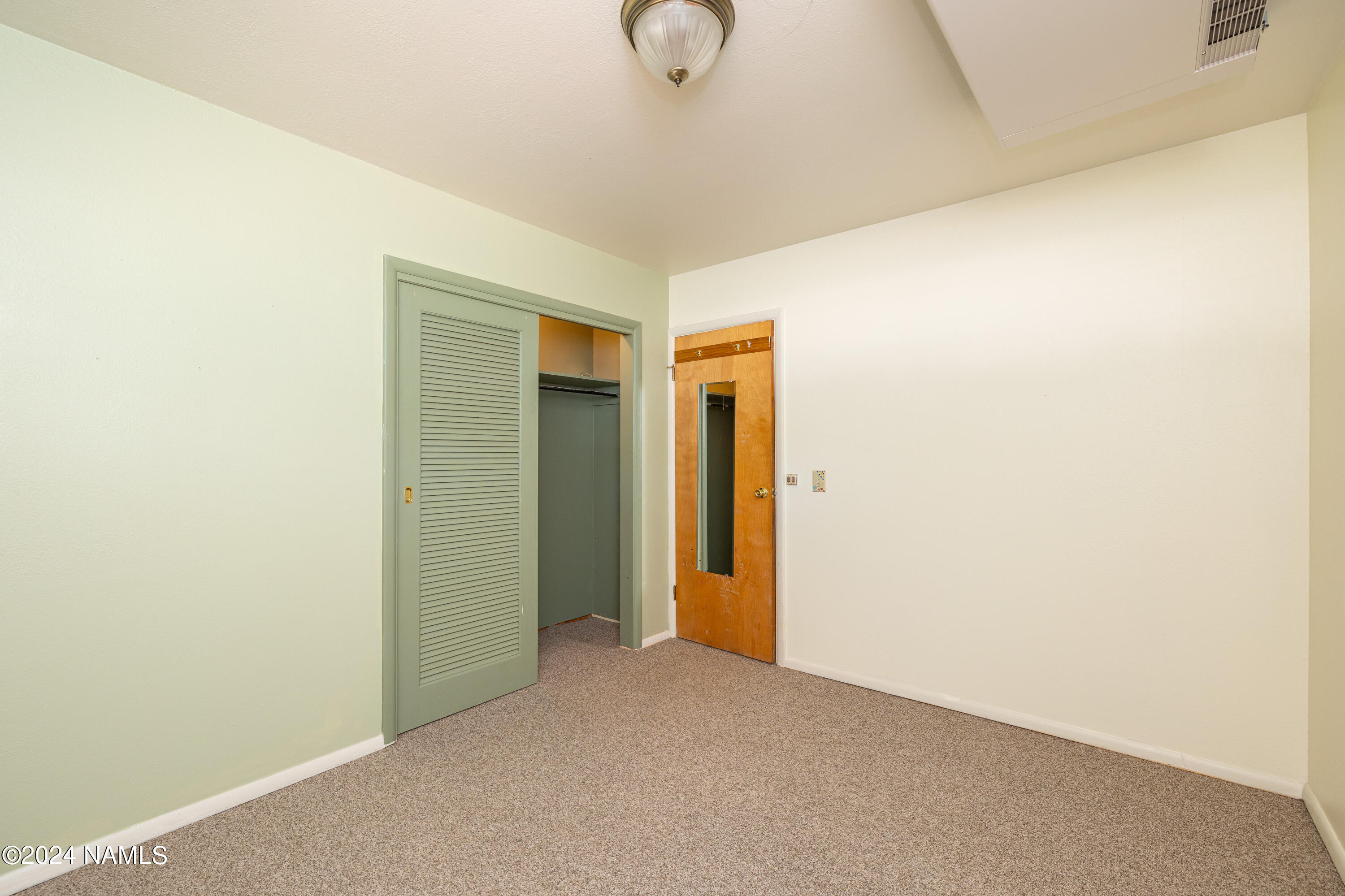 1309 N Navajo Drive