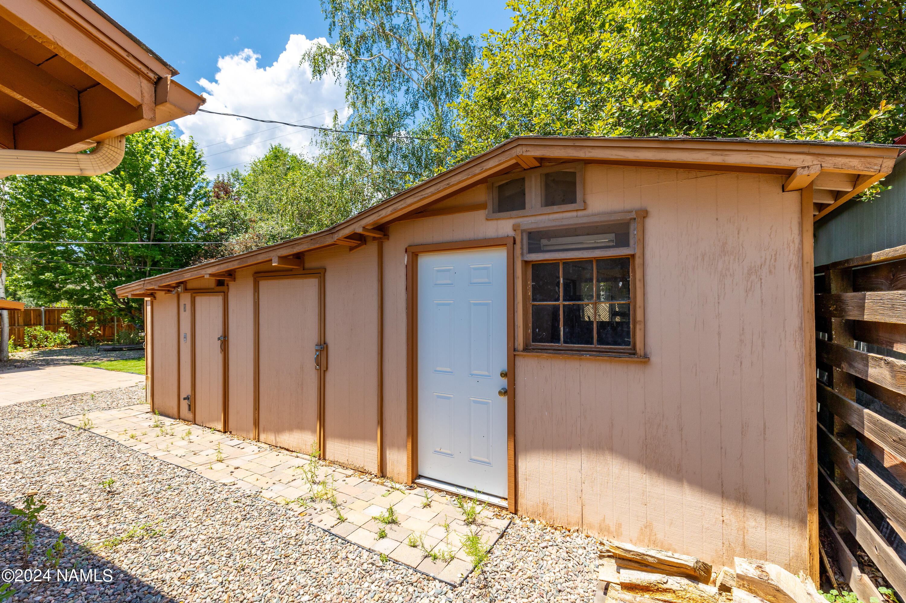 1309 N Navajo Drive