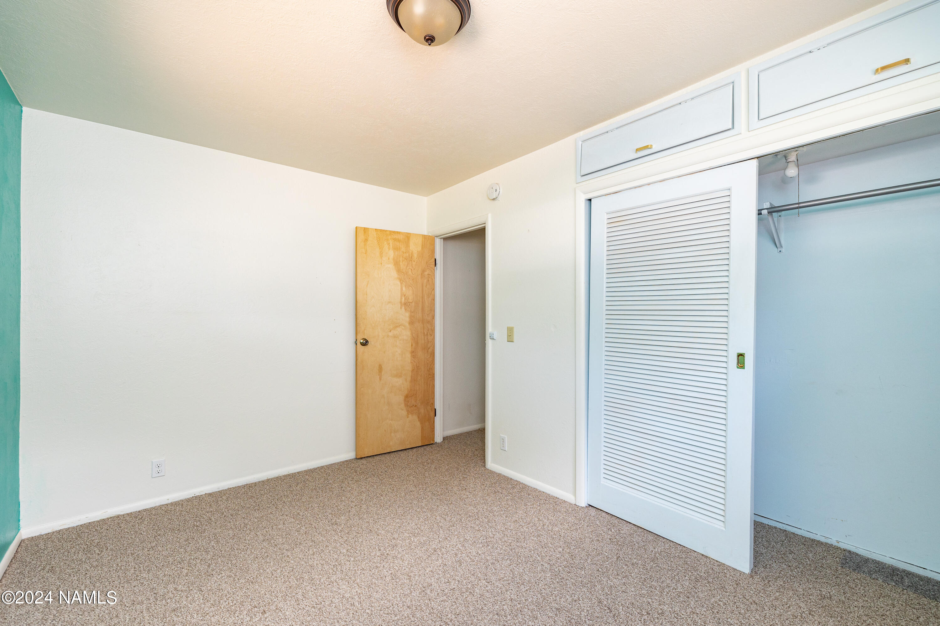 1309 N Navajo Drive