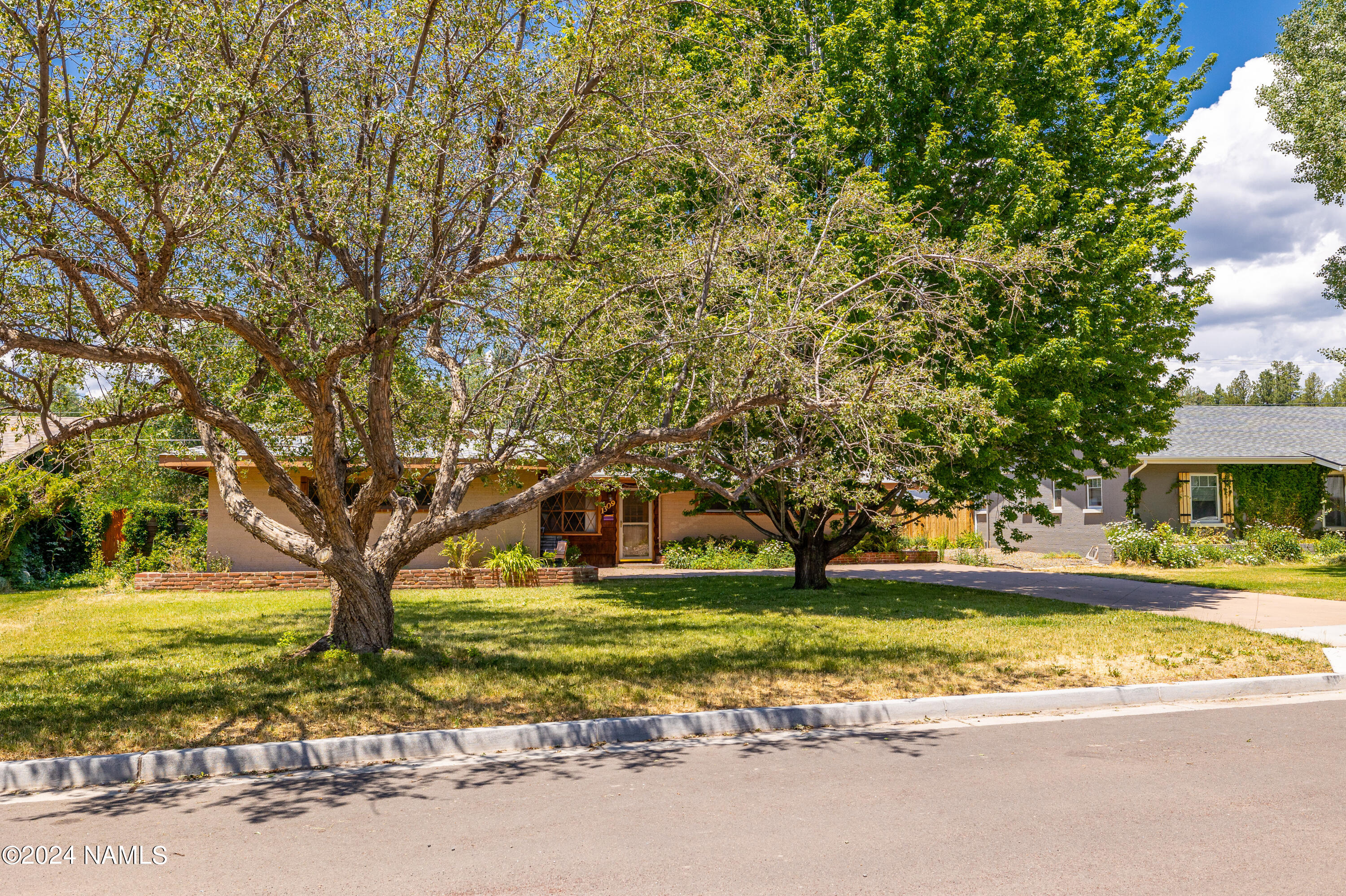 1309 N Navajo Drive
