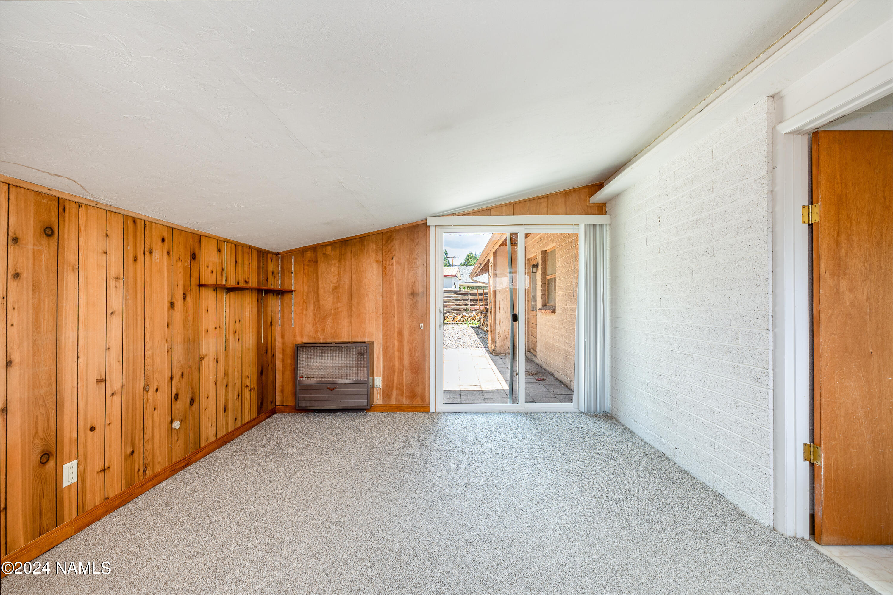 1309 N Navajo Drive