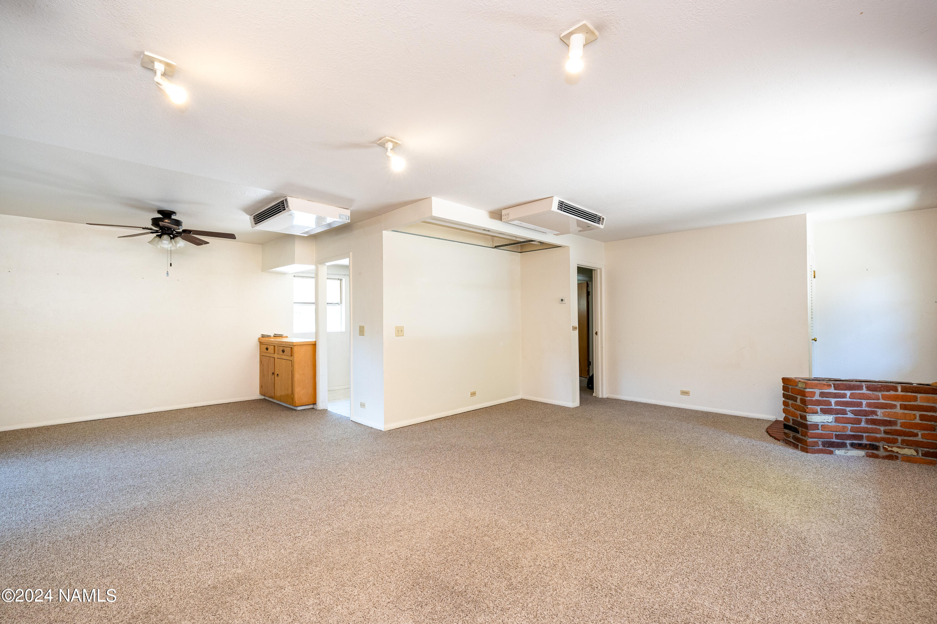 1309 N Navajo Drive