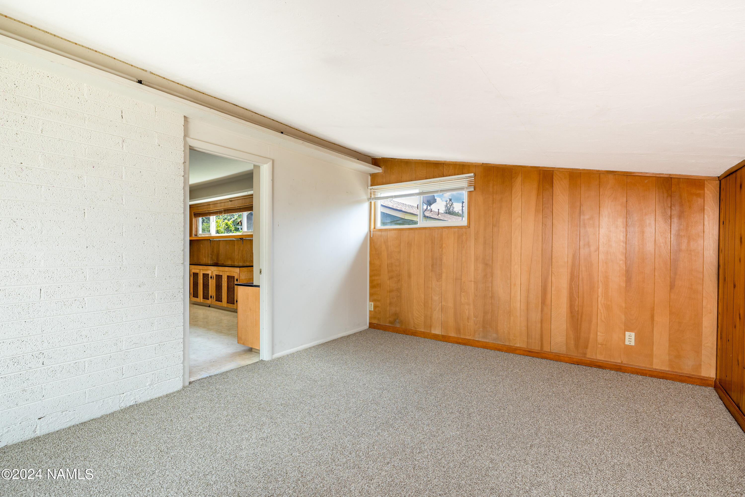 1309 N Navajo Drive