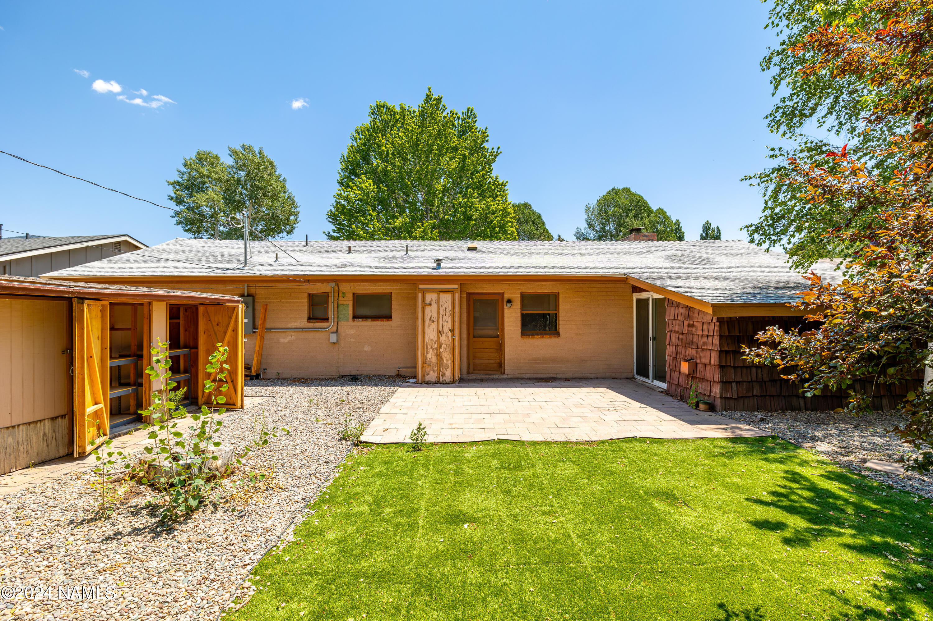 1309 N Navajo Drive