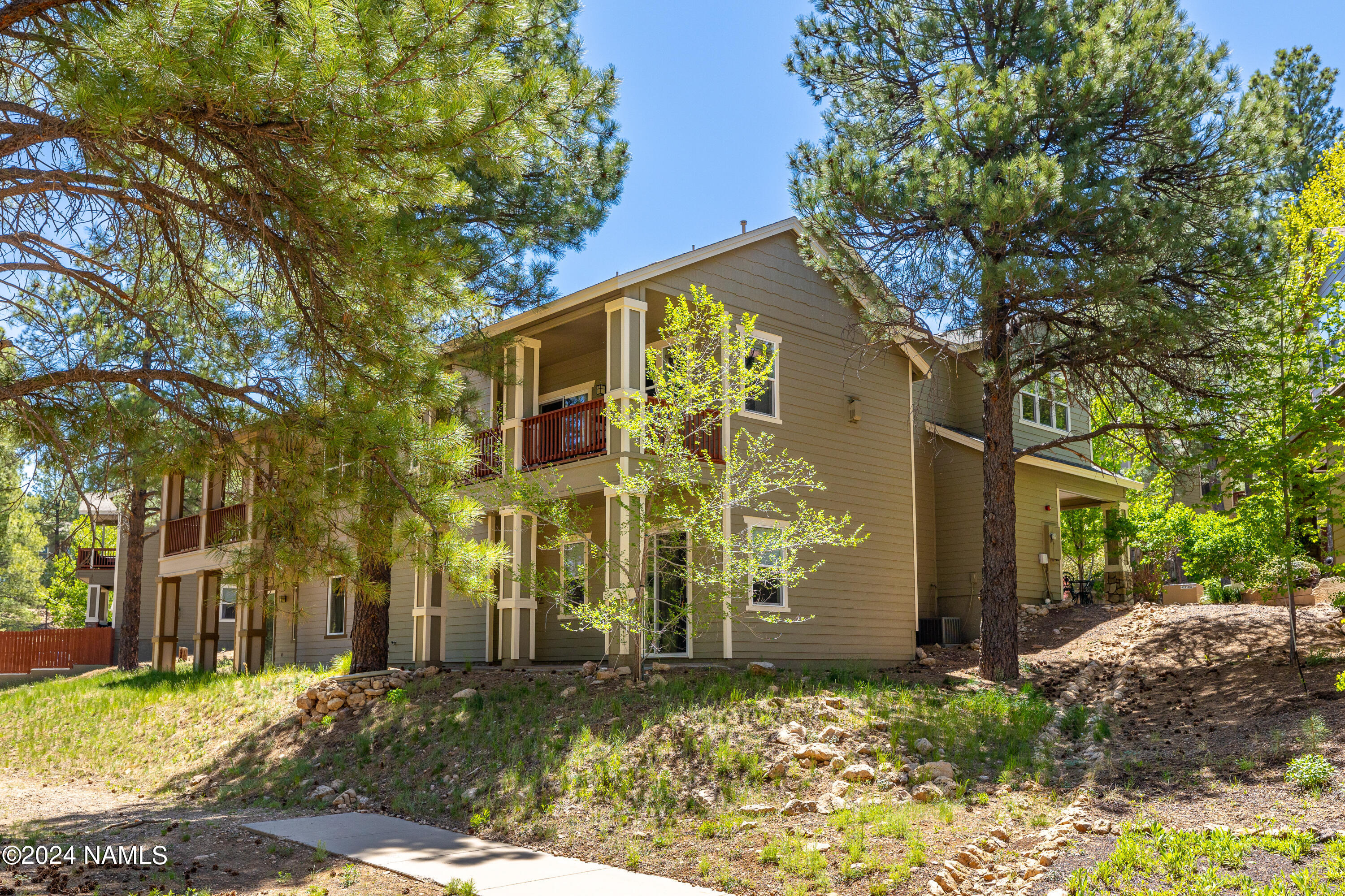940 E Sterling Lane