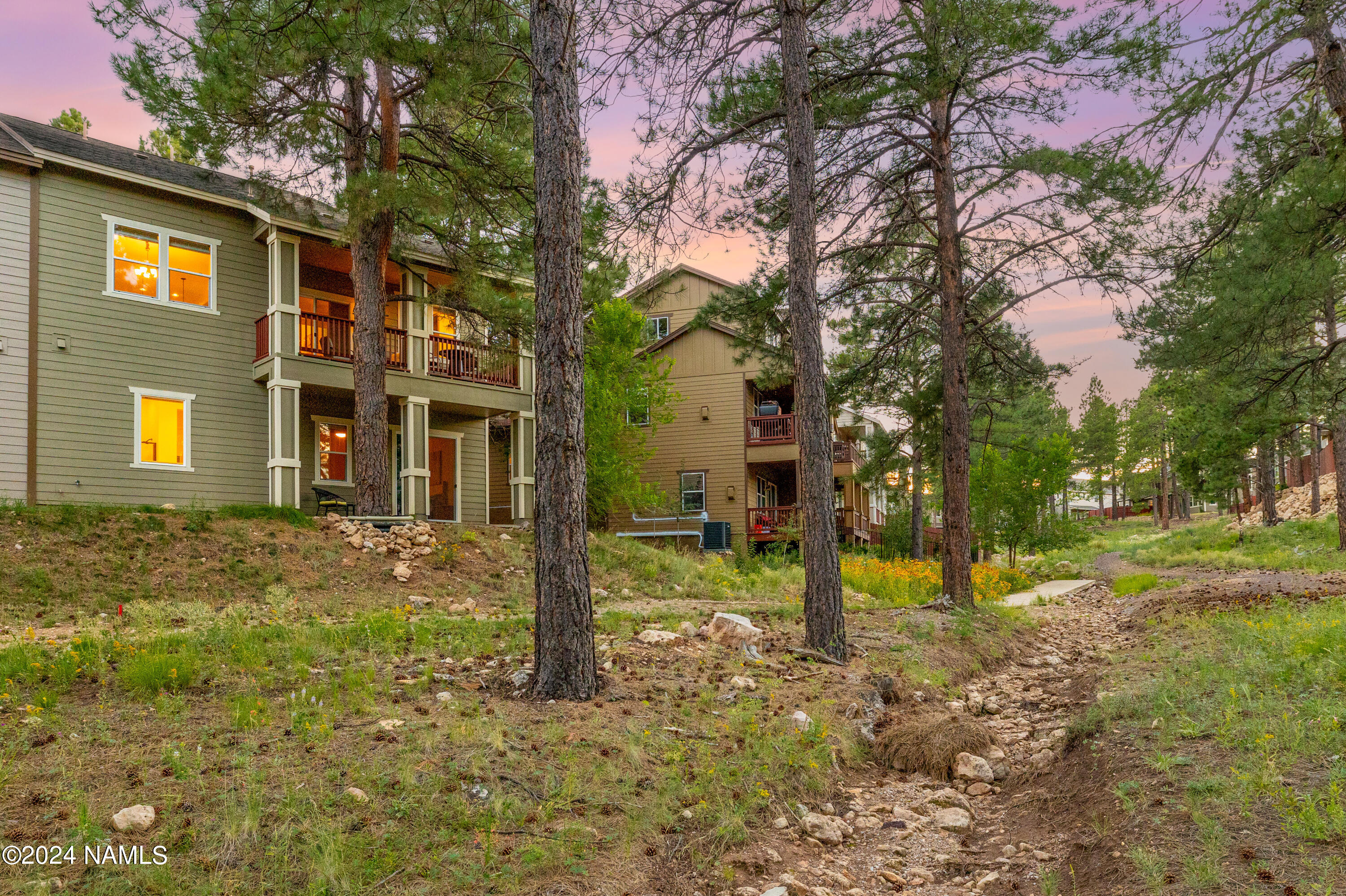 940 E Sterling Lane