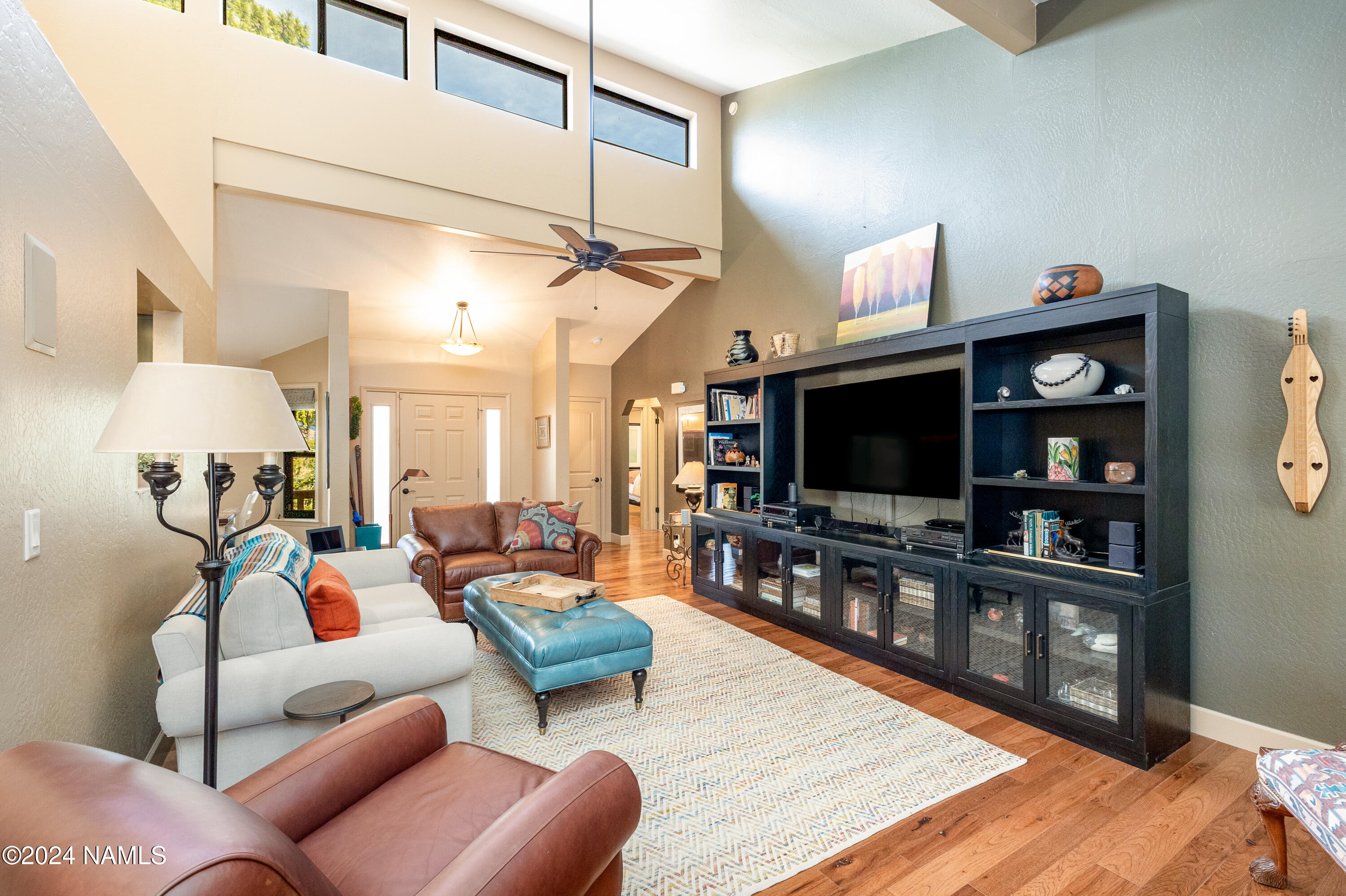 10715 N Linda Lane