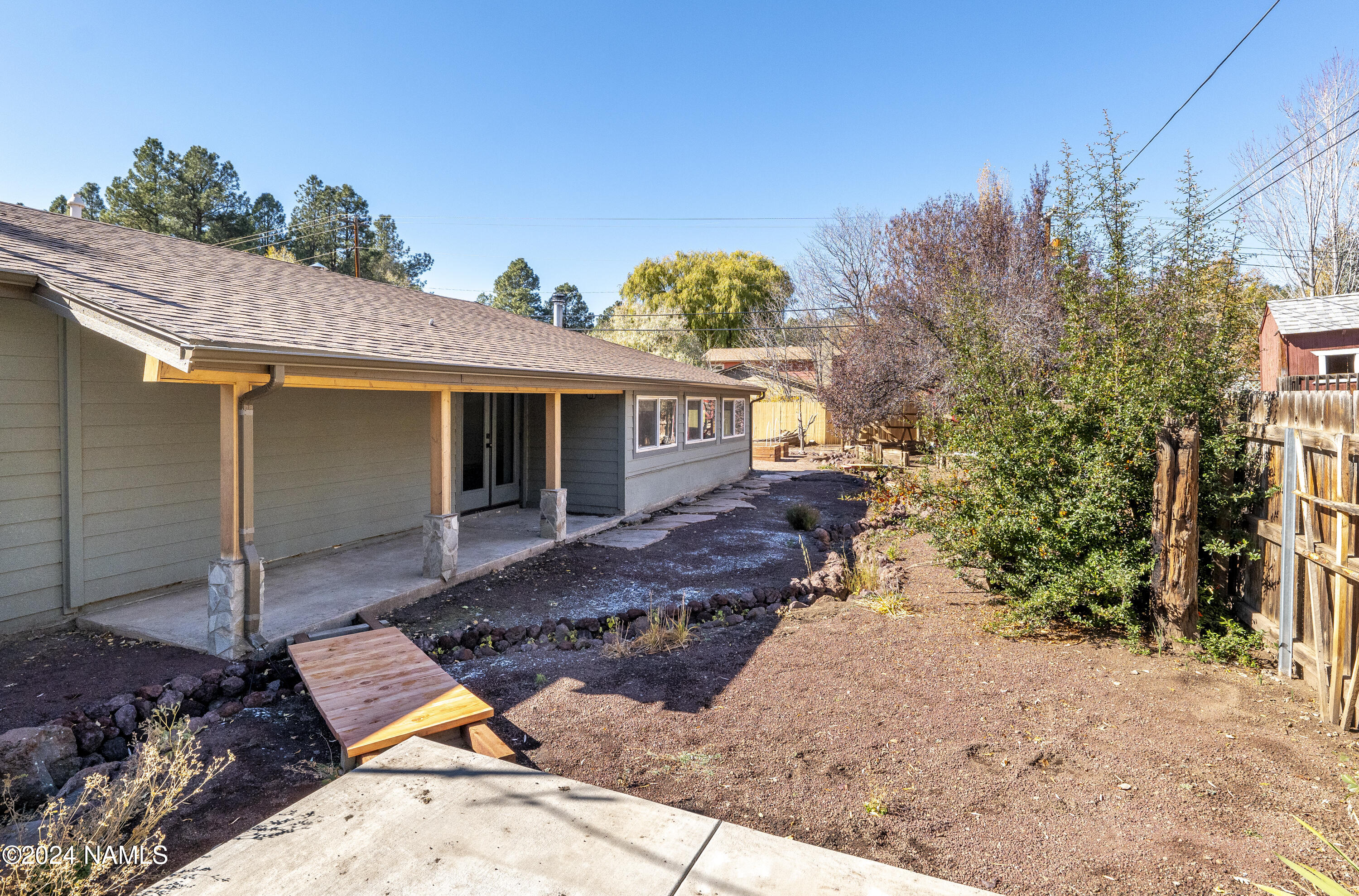 920 W Meade Lane