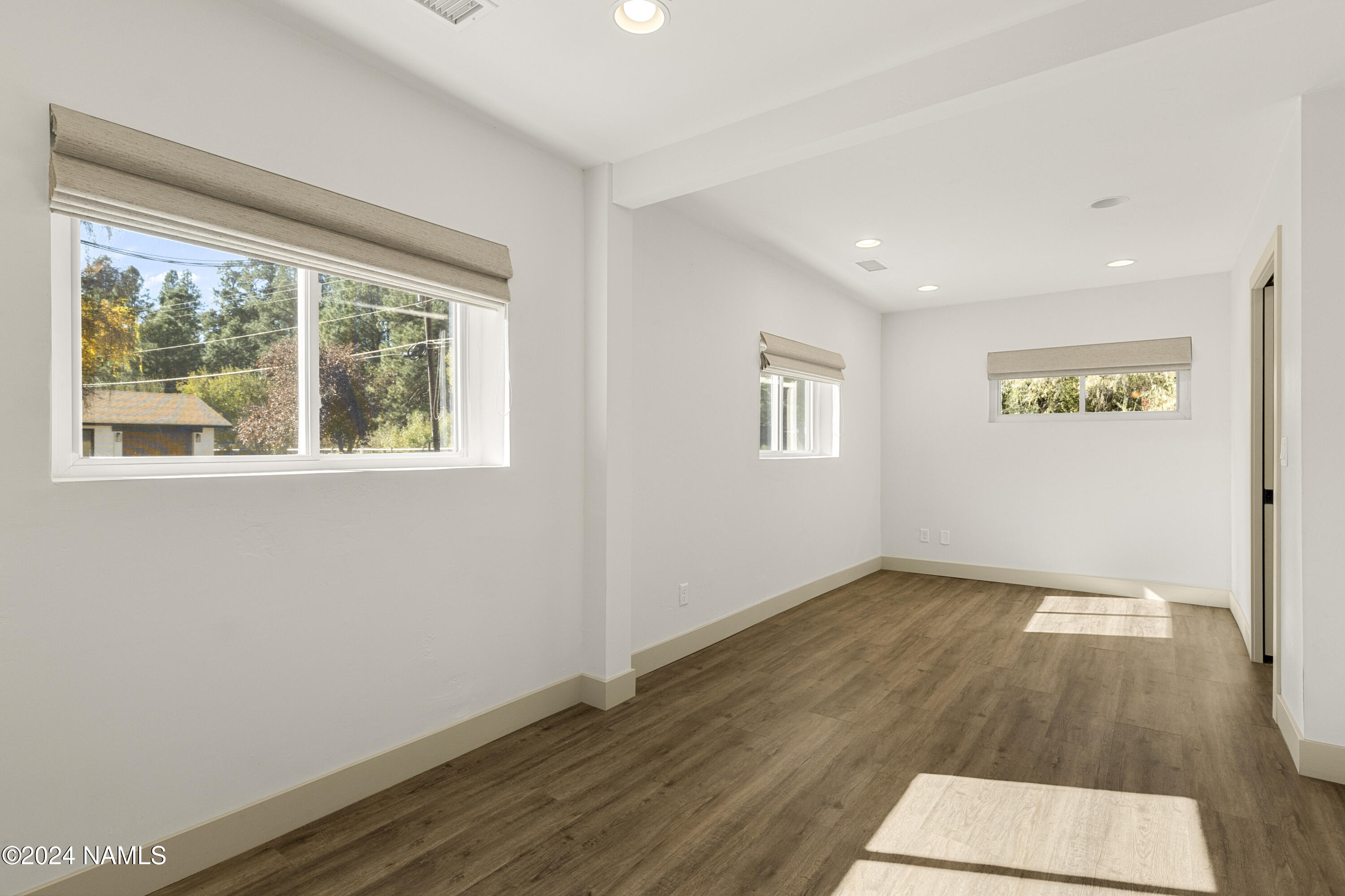 920 W Meade Lane