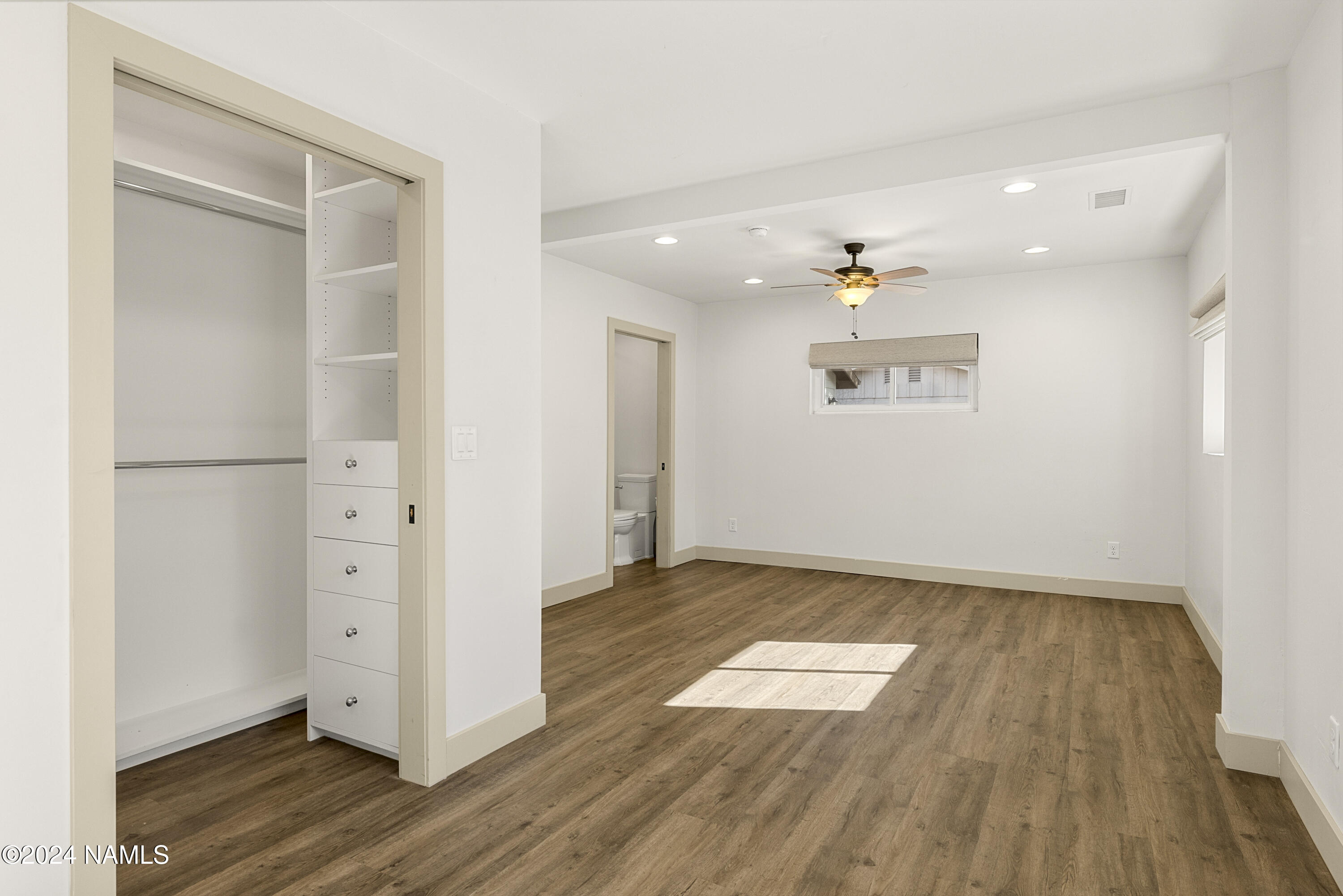 920 W Meade Lane
