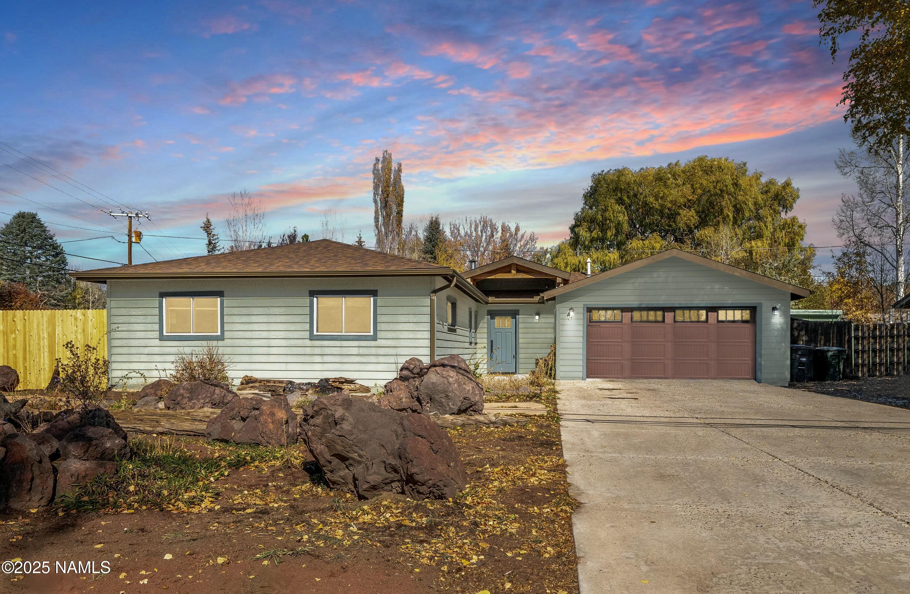 920 W Meade Lane
