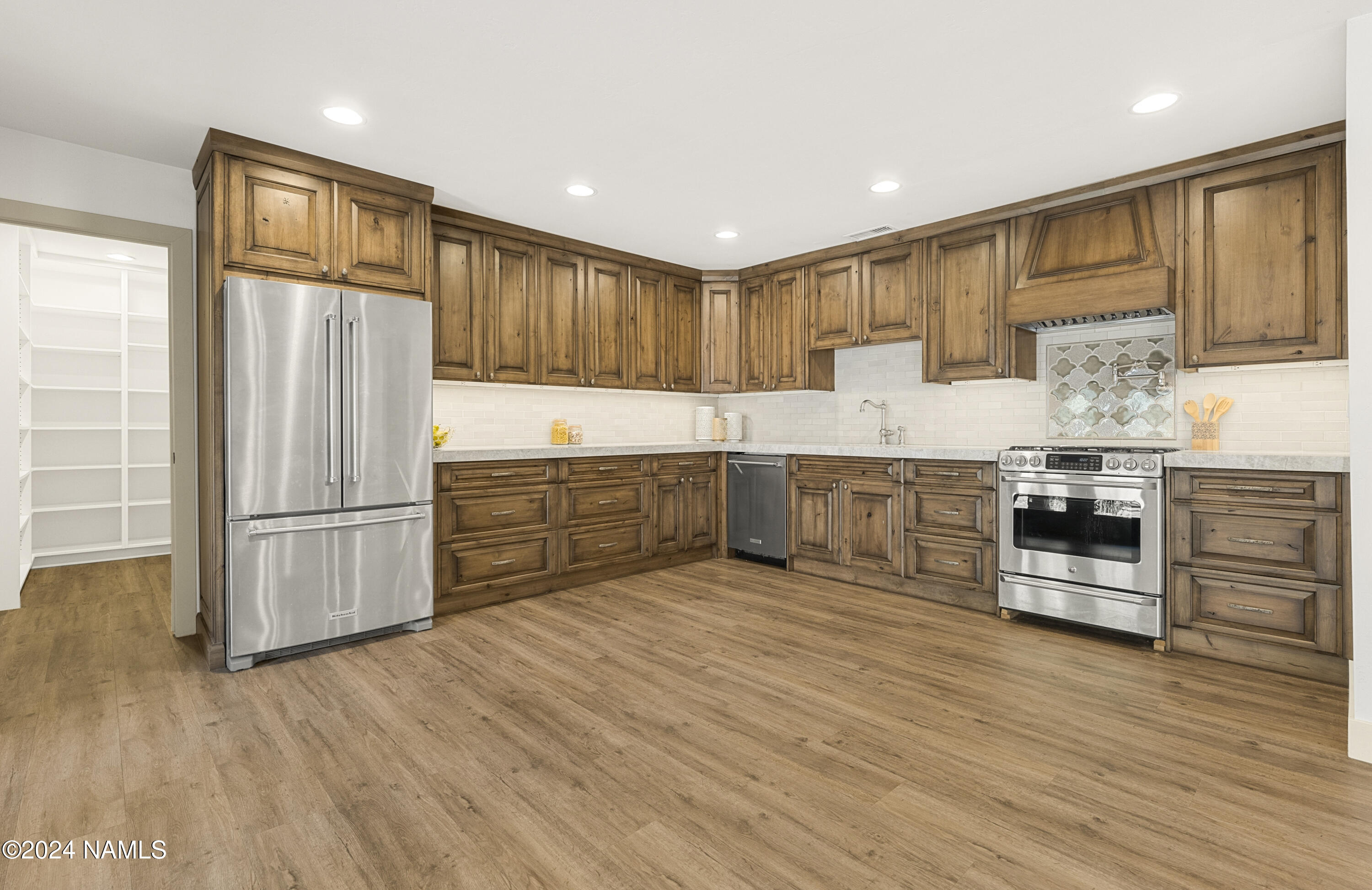 920 W Meade Lane