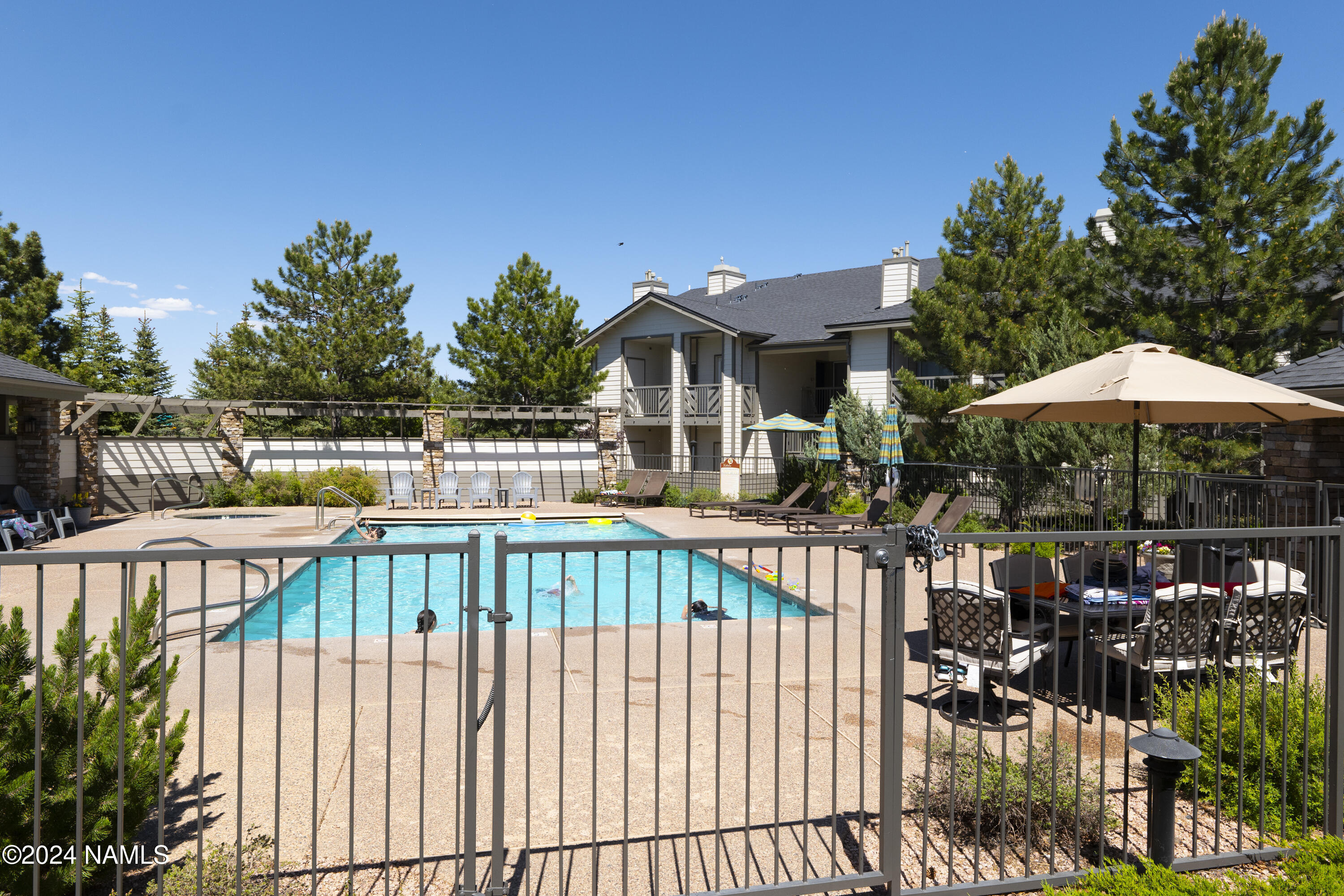 4343 E Soliere Avenue, 2047