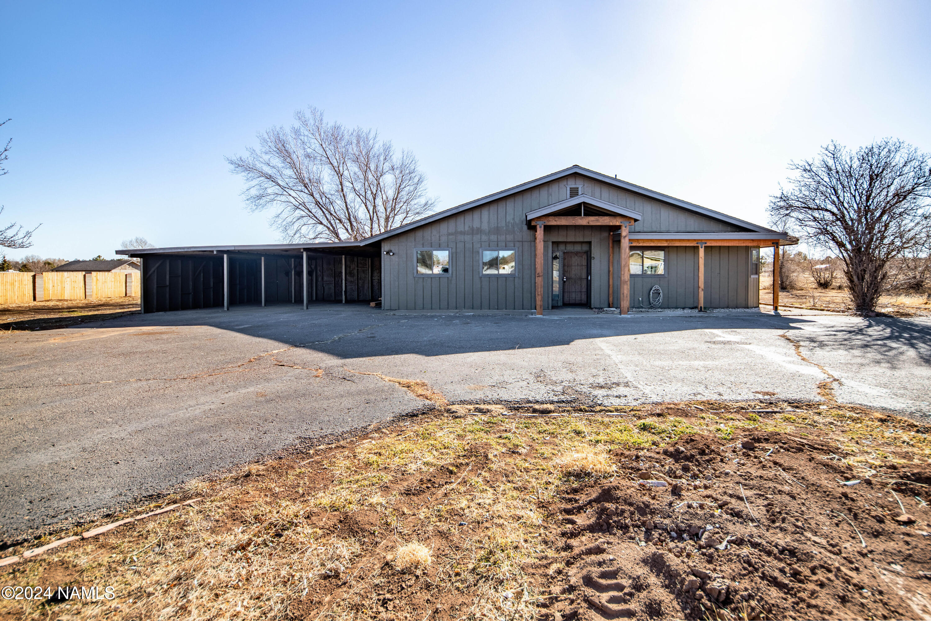 6910 Chris Ln Lane