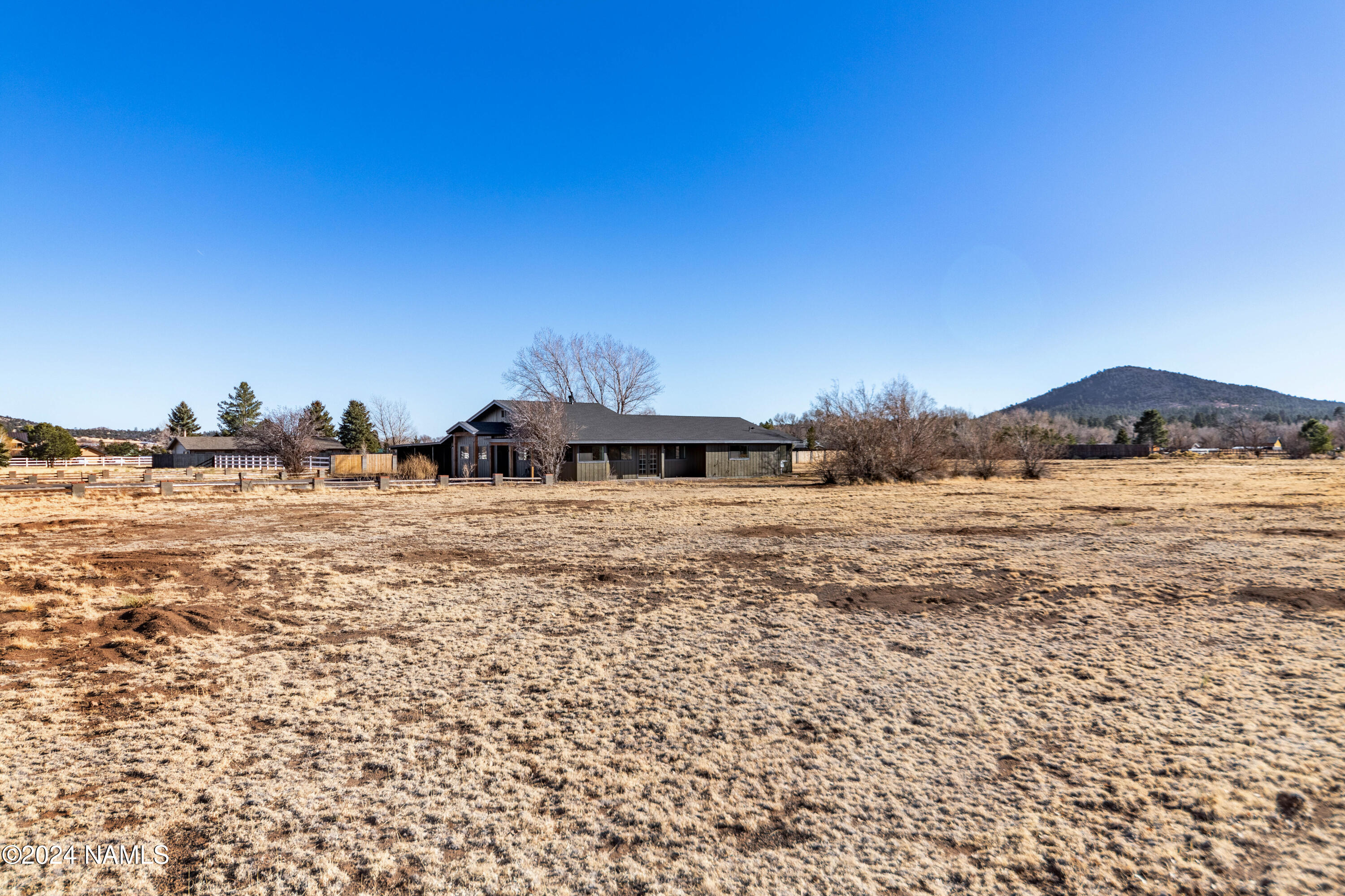 6910 Chris Ln Lane