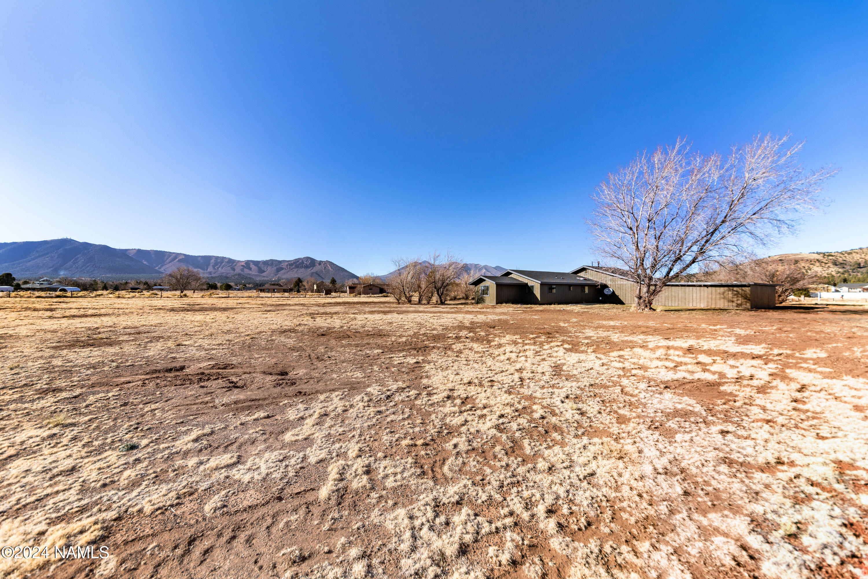 6910 Chris Ln Lane