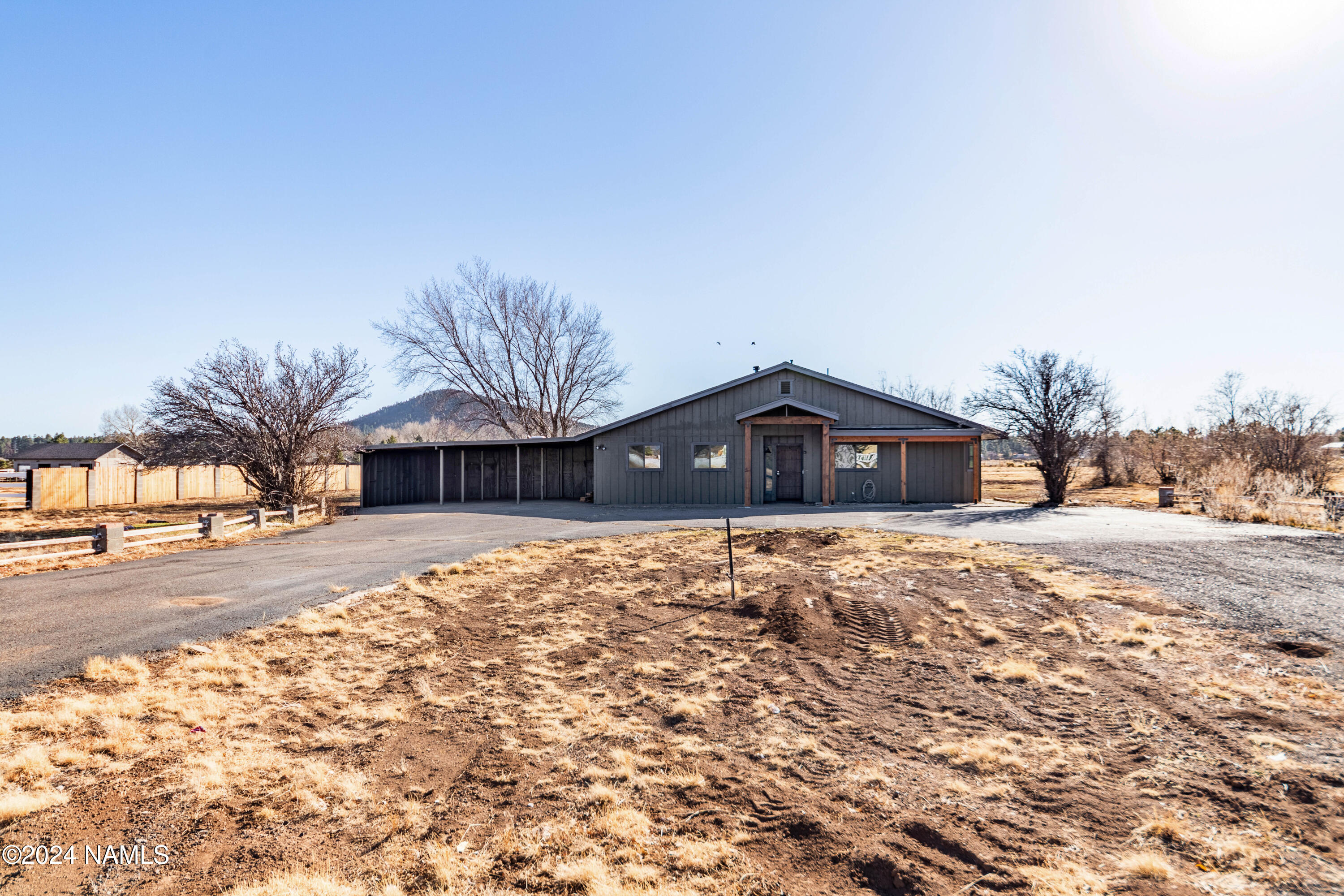 6910 Chris Ln Lane