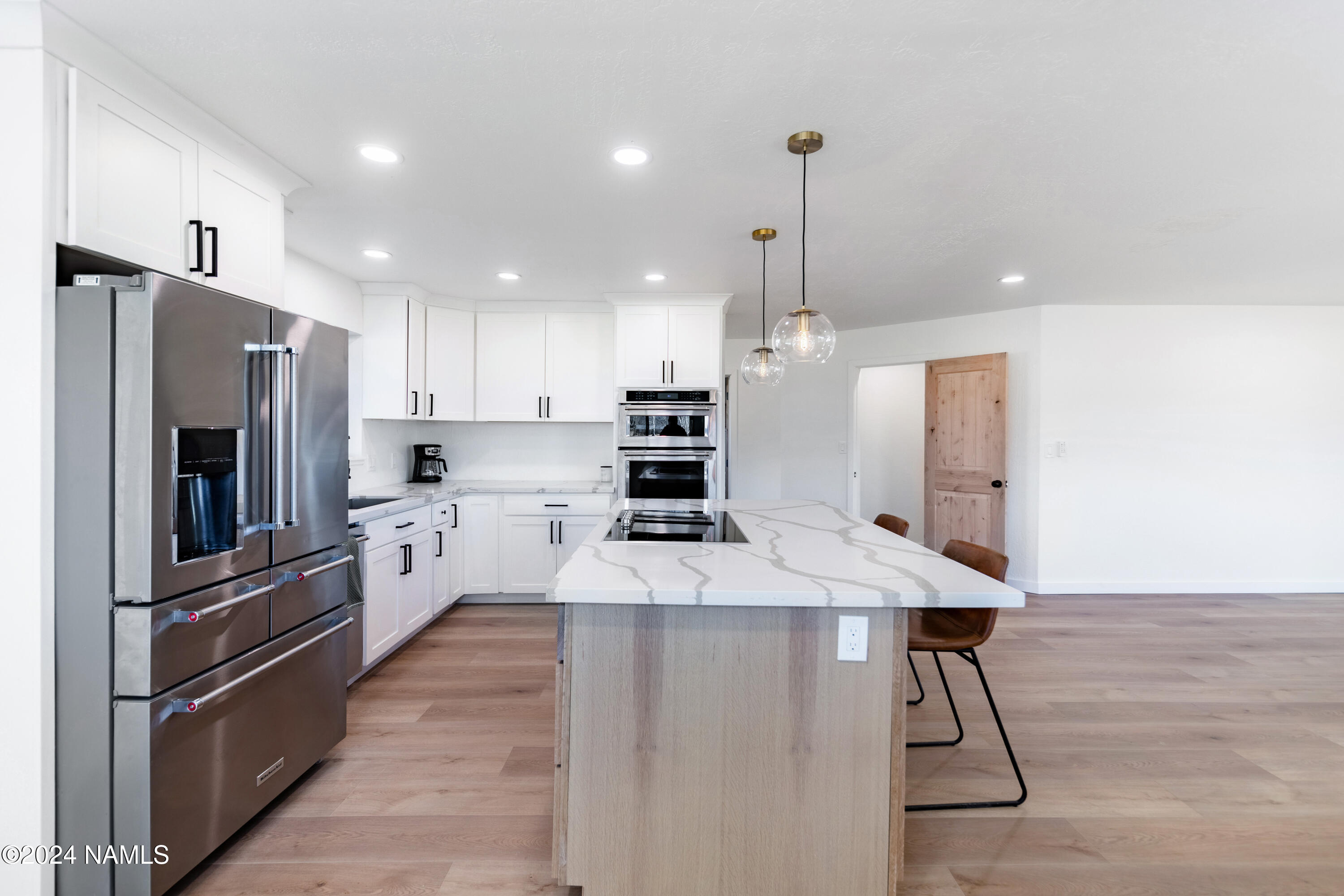 6910 Chris Ln Lane