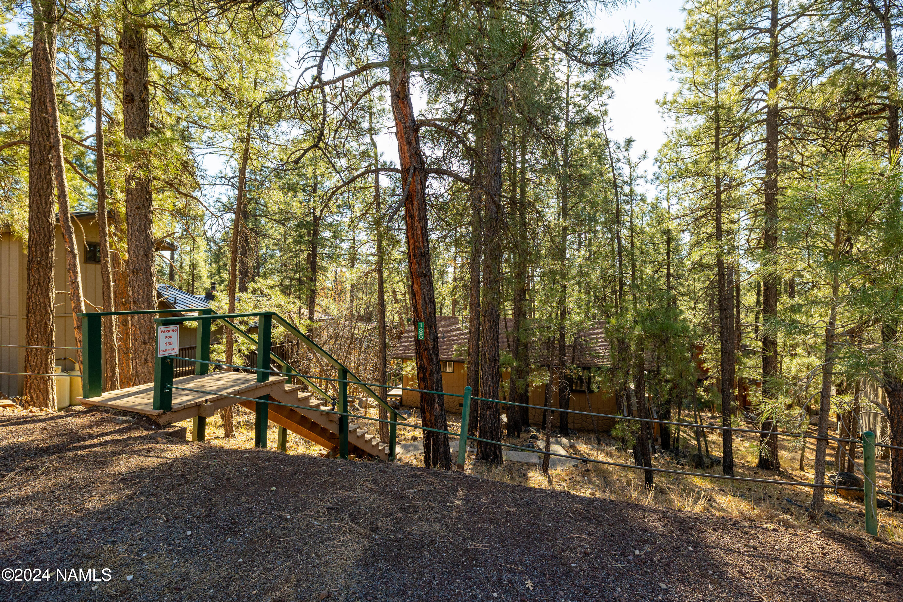 135 W Campfire Trail