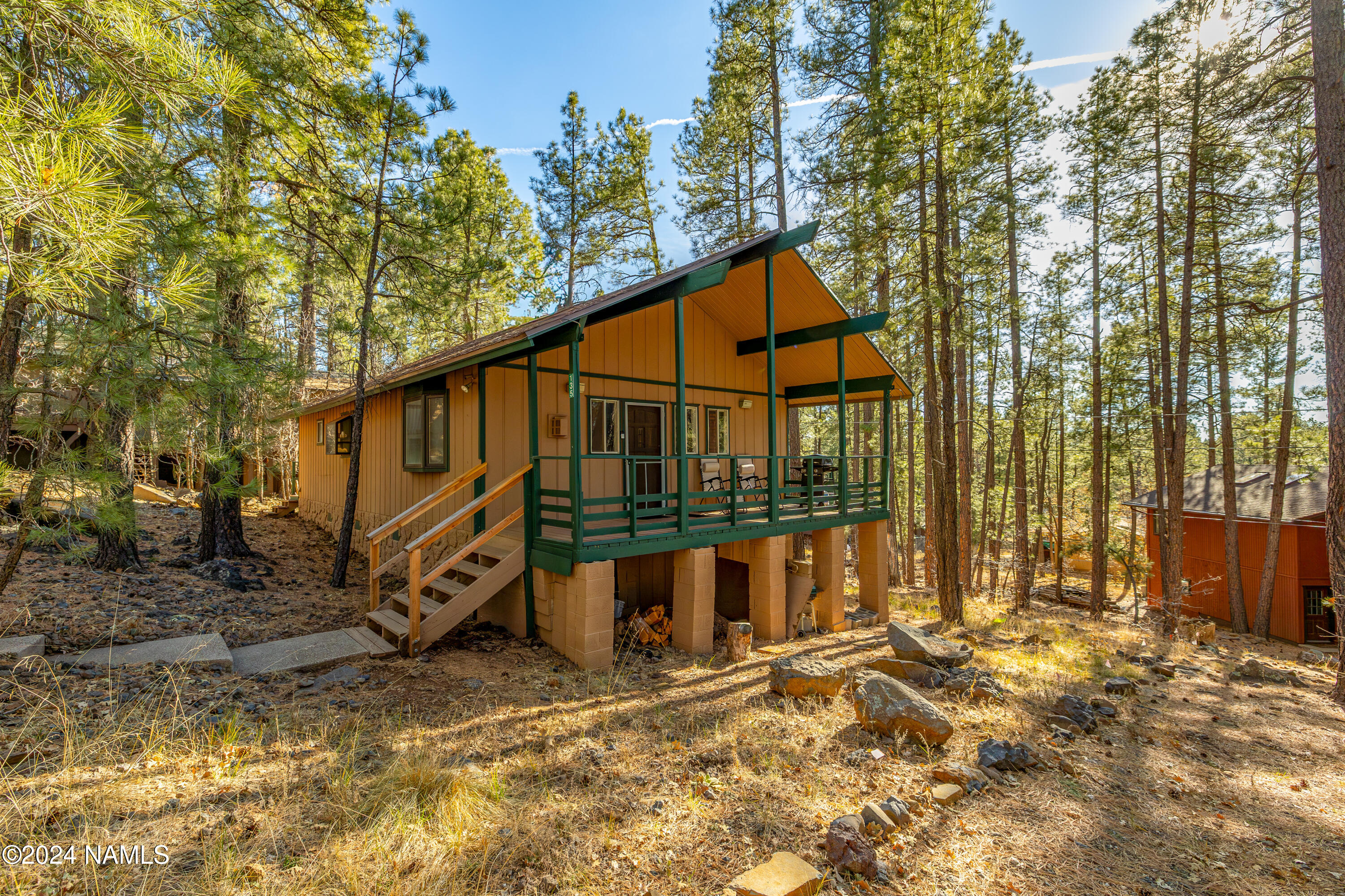 135 W Campfire Trail