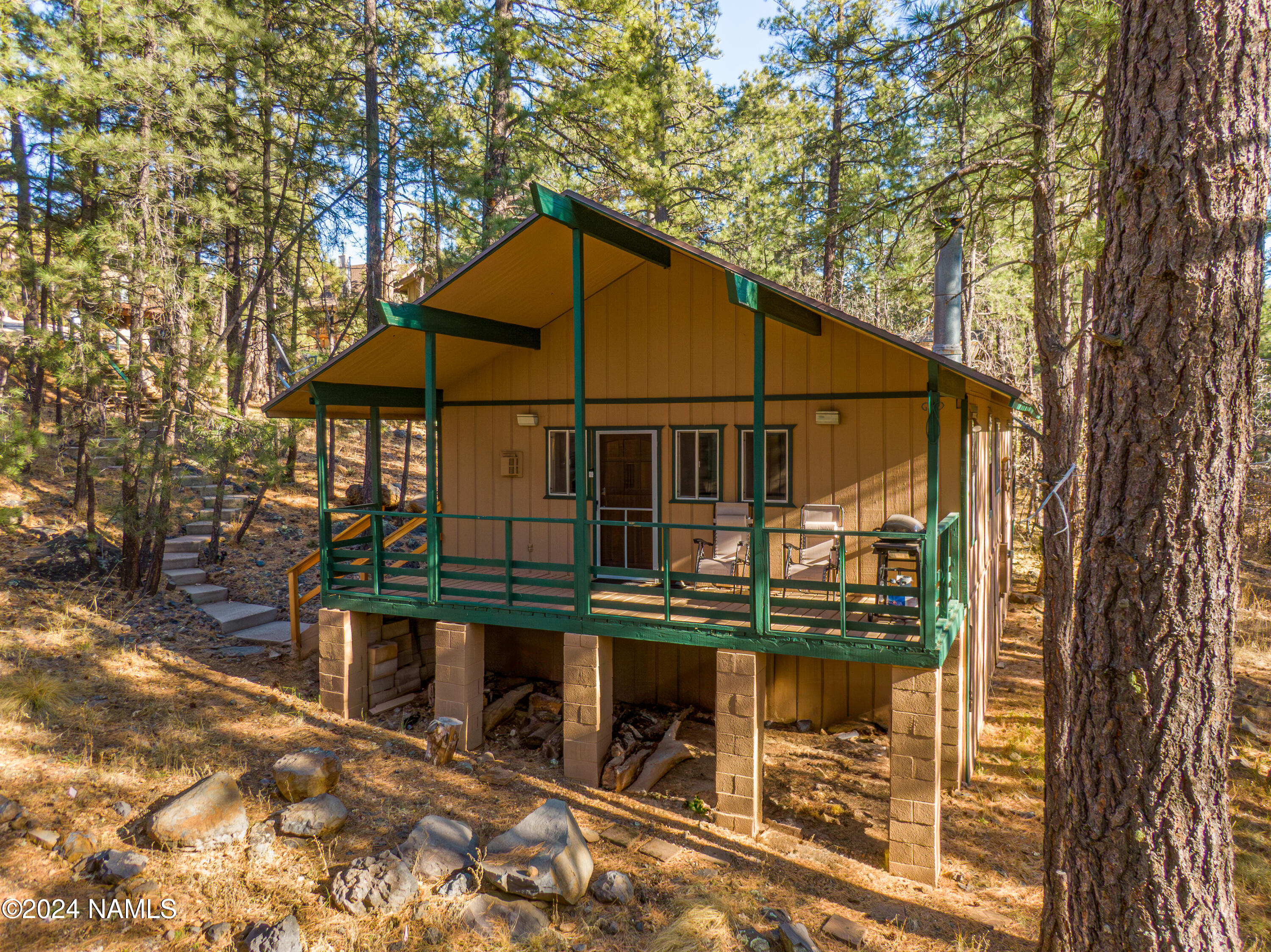 135 W Campfire Trail