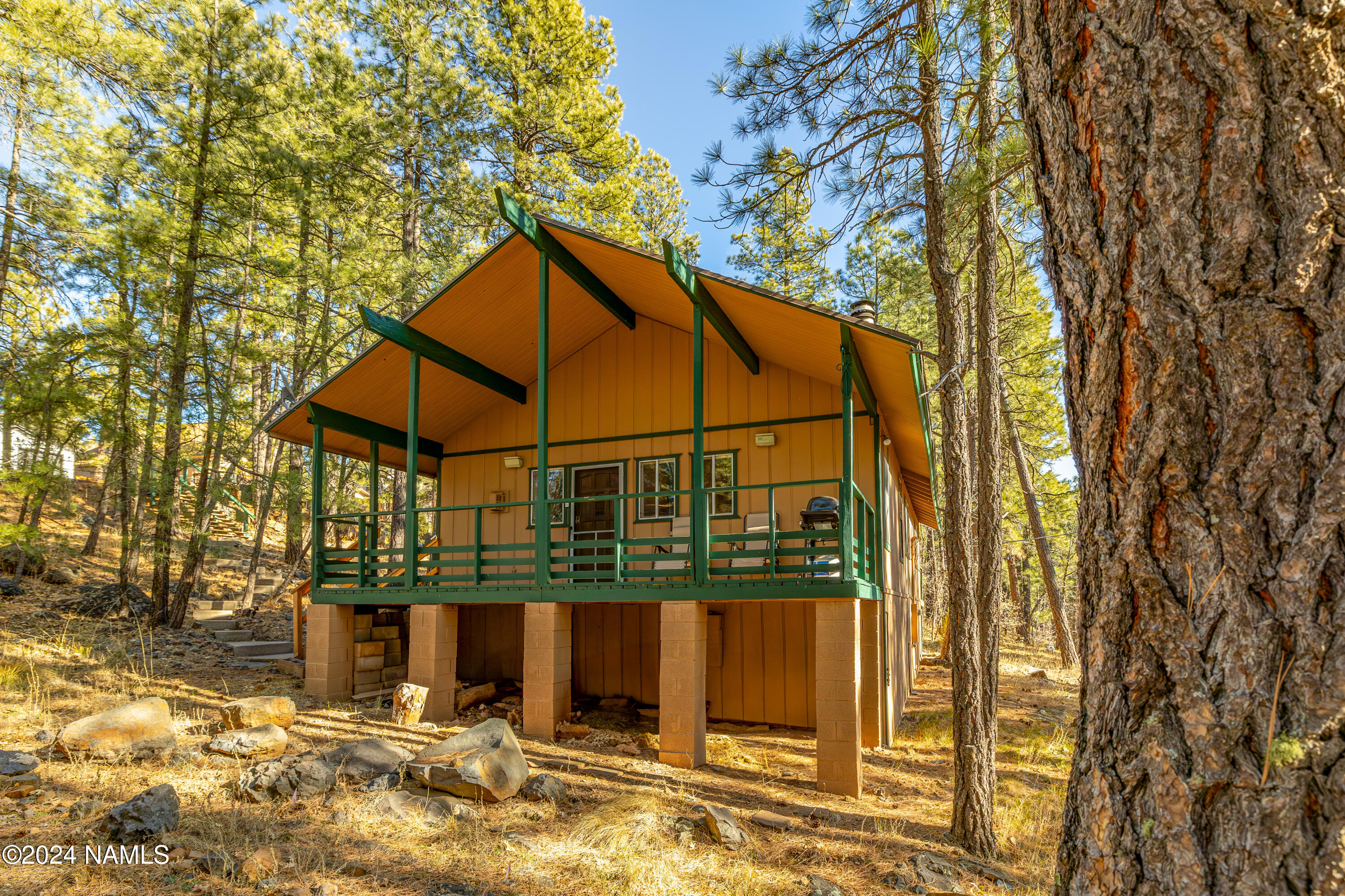 135 W Campfire Trail