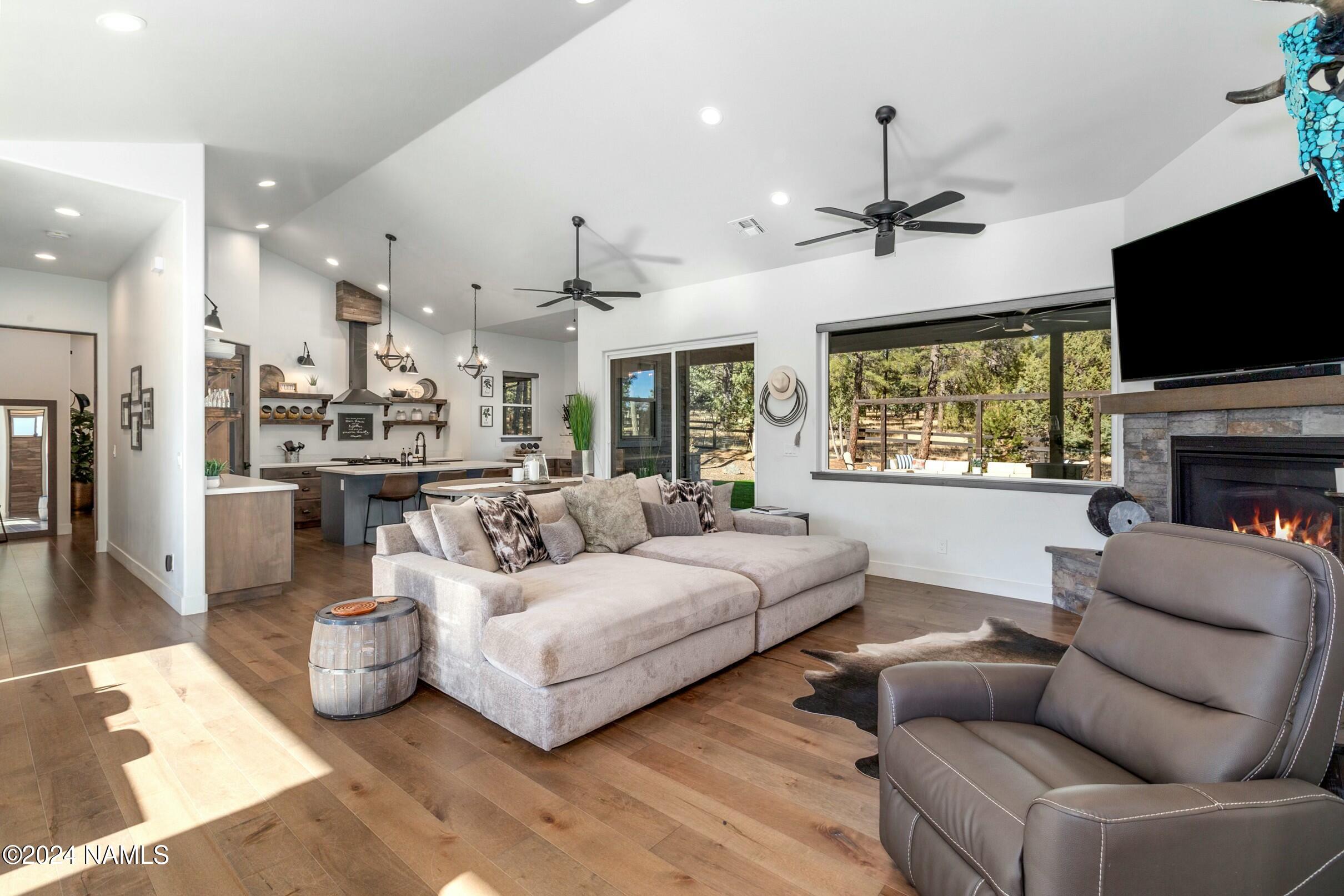 2626 Ridgewood Way