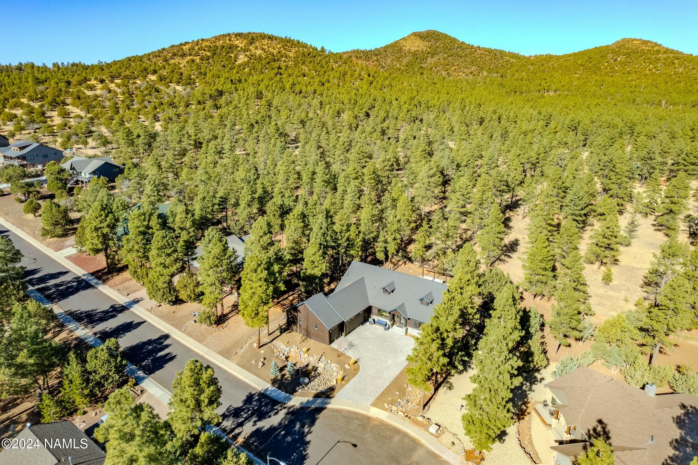 2626 Ridgewood Way