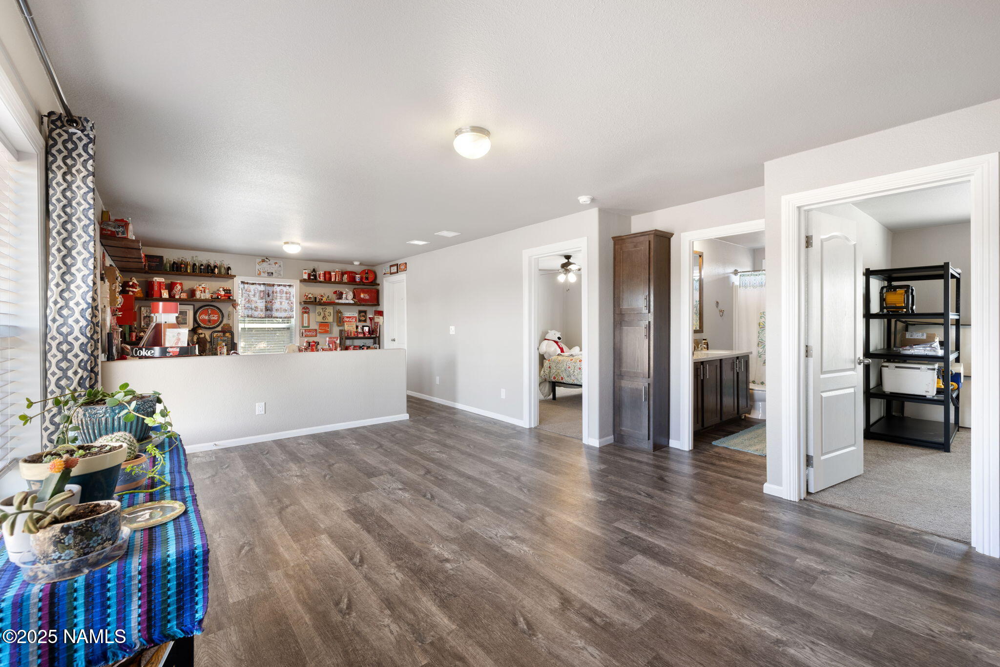 6448 N Cliff Rose