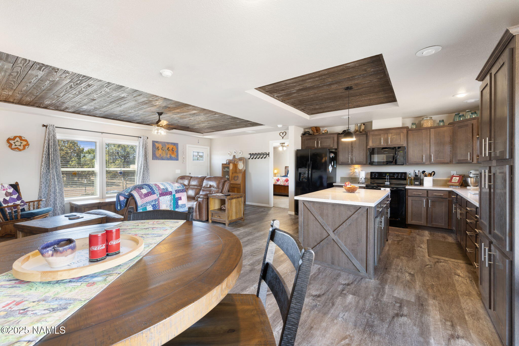 6448 N Cliff Rose