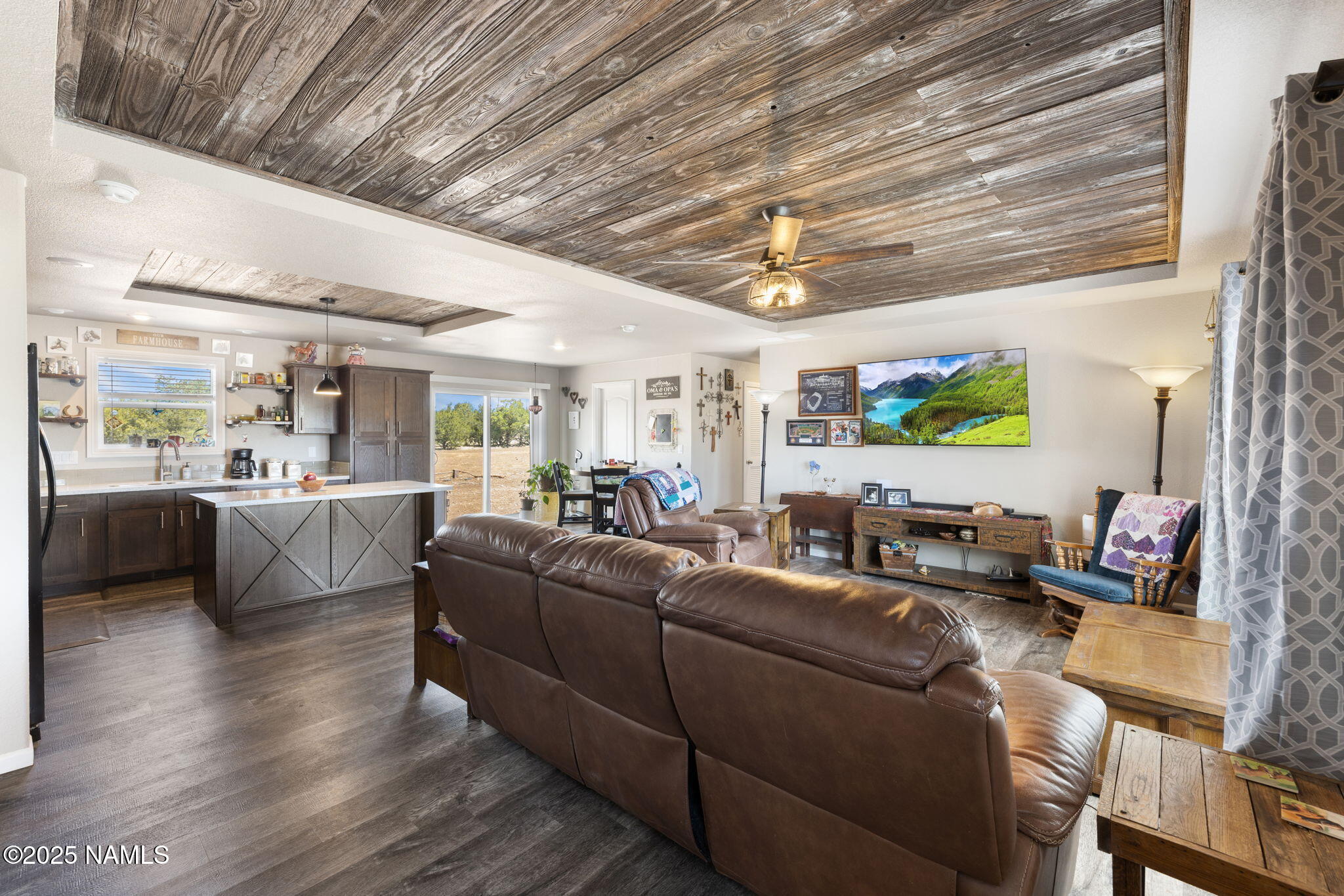 6448 N Cliff Rose