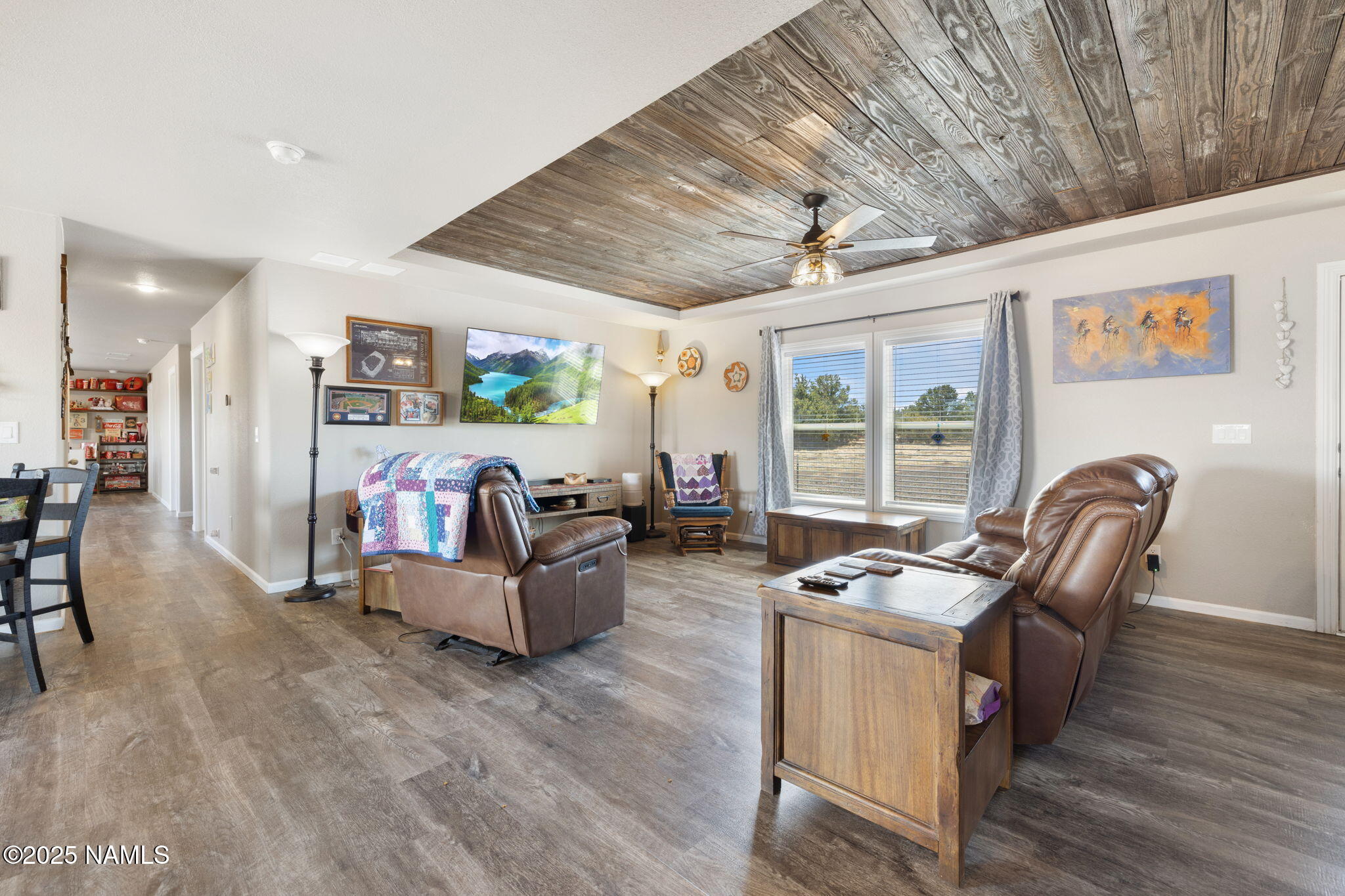 6448 N Cliff Rose