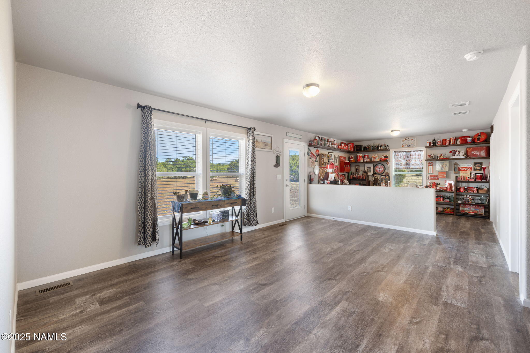 6448 N Cliff Rose