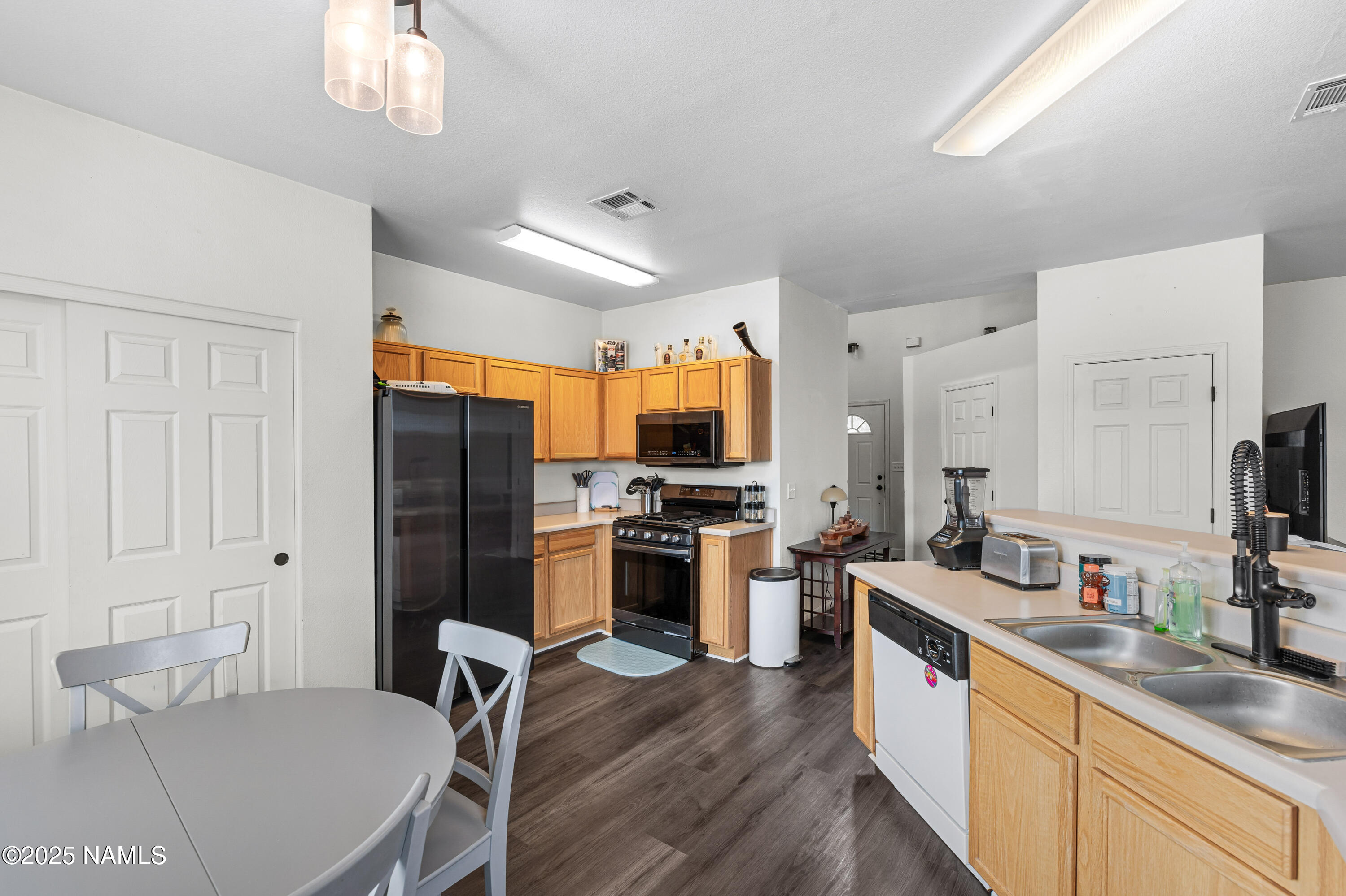 9092 W Slate Mountain Trail