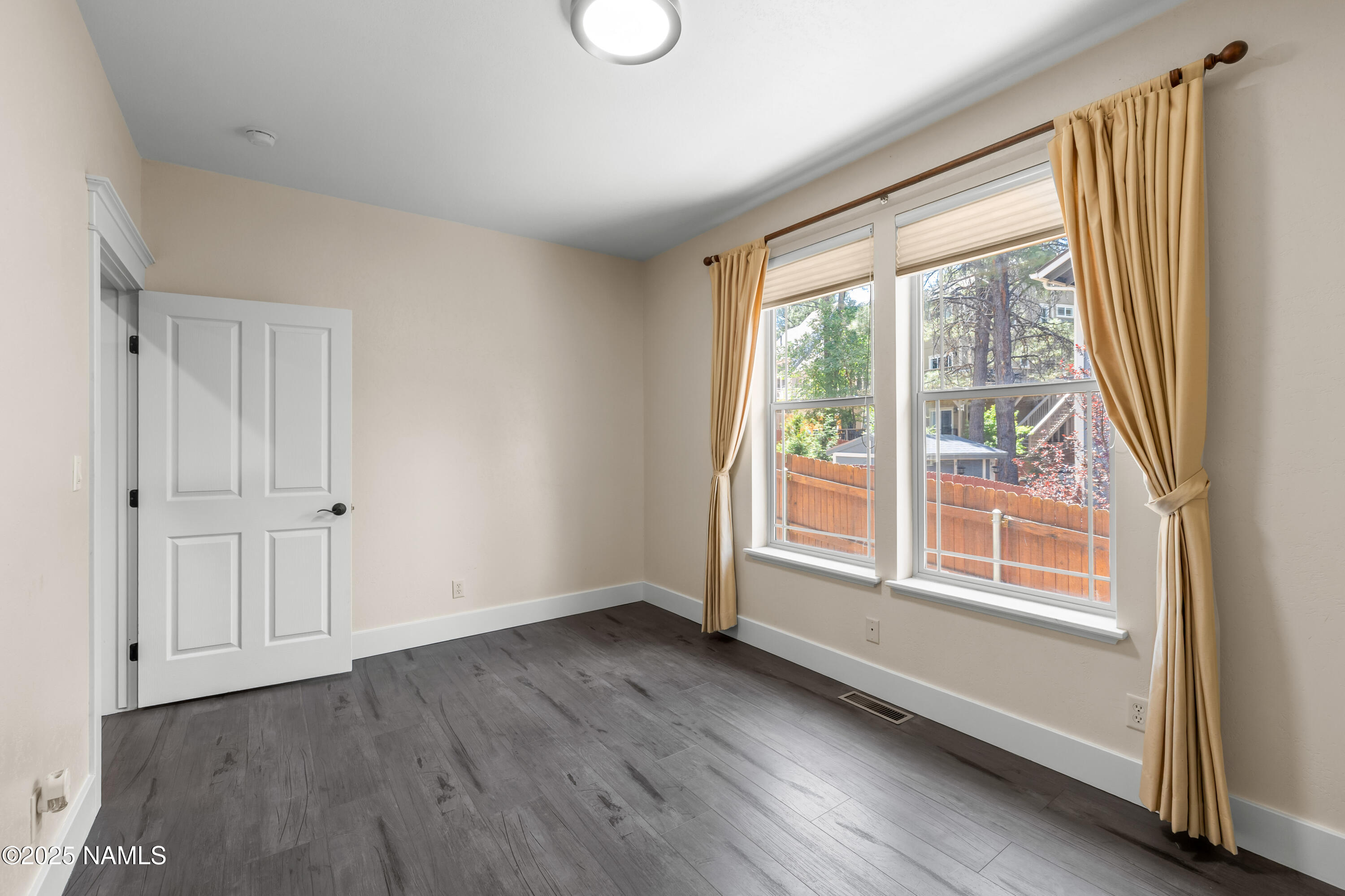 4586 S Bedrock Trail
