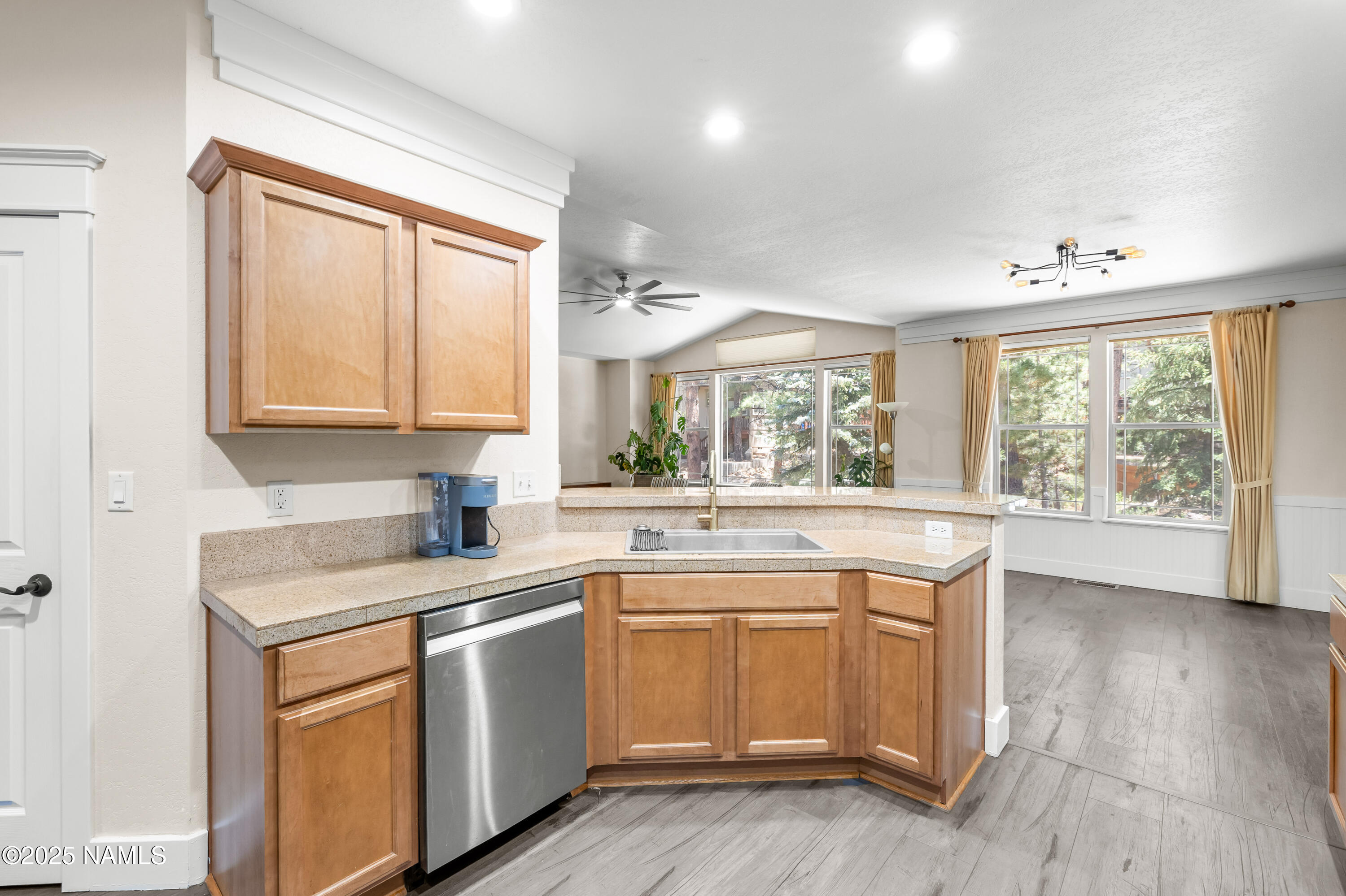 4586 S Bedrock Trail