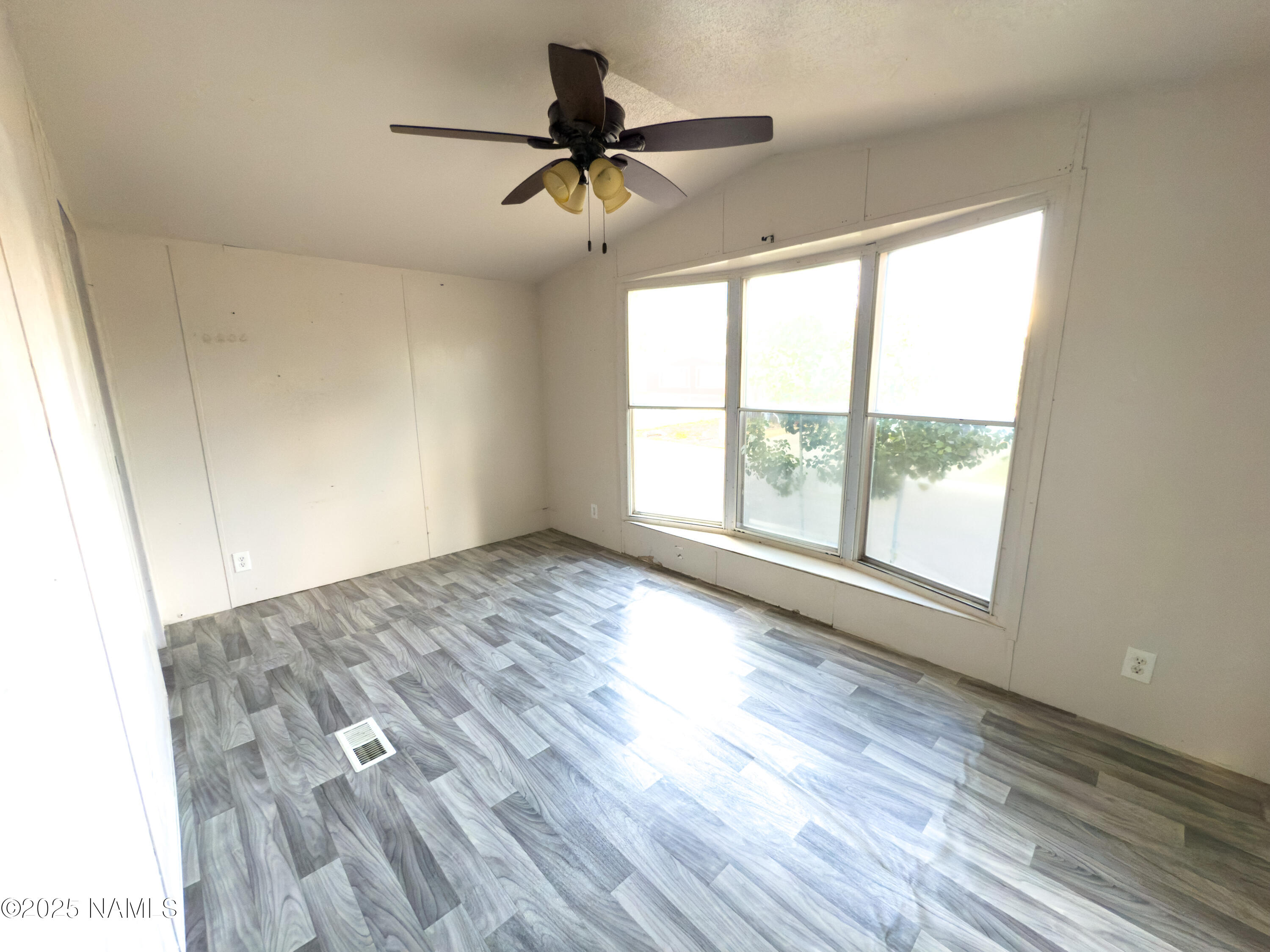 1450 W Kaibab Lane 11