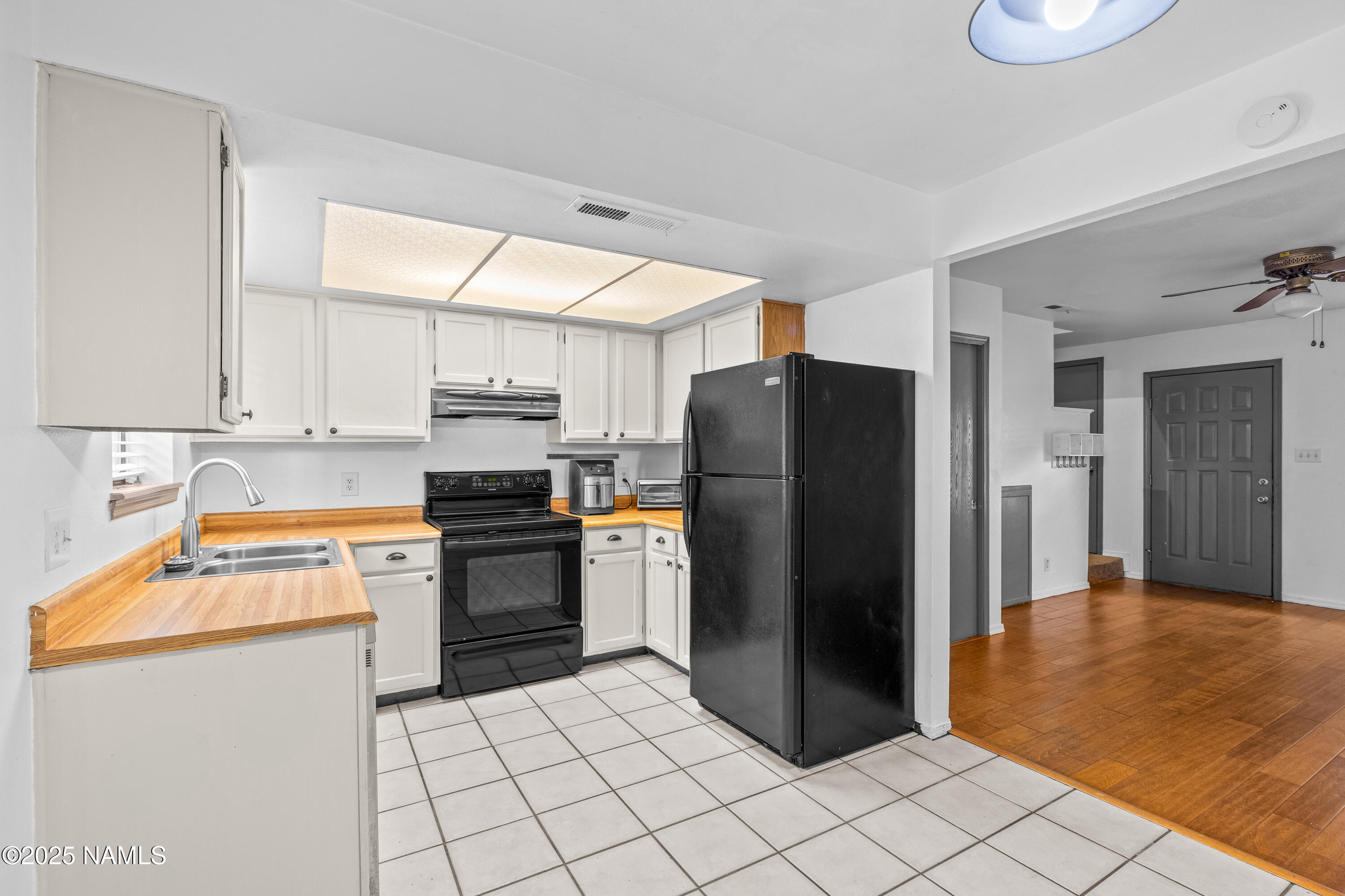 501 W Santa Fe Avenue, 24