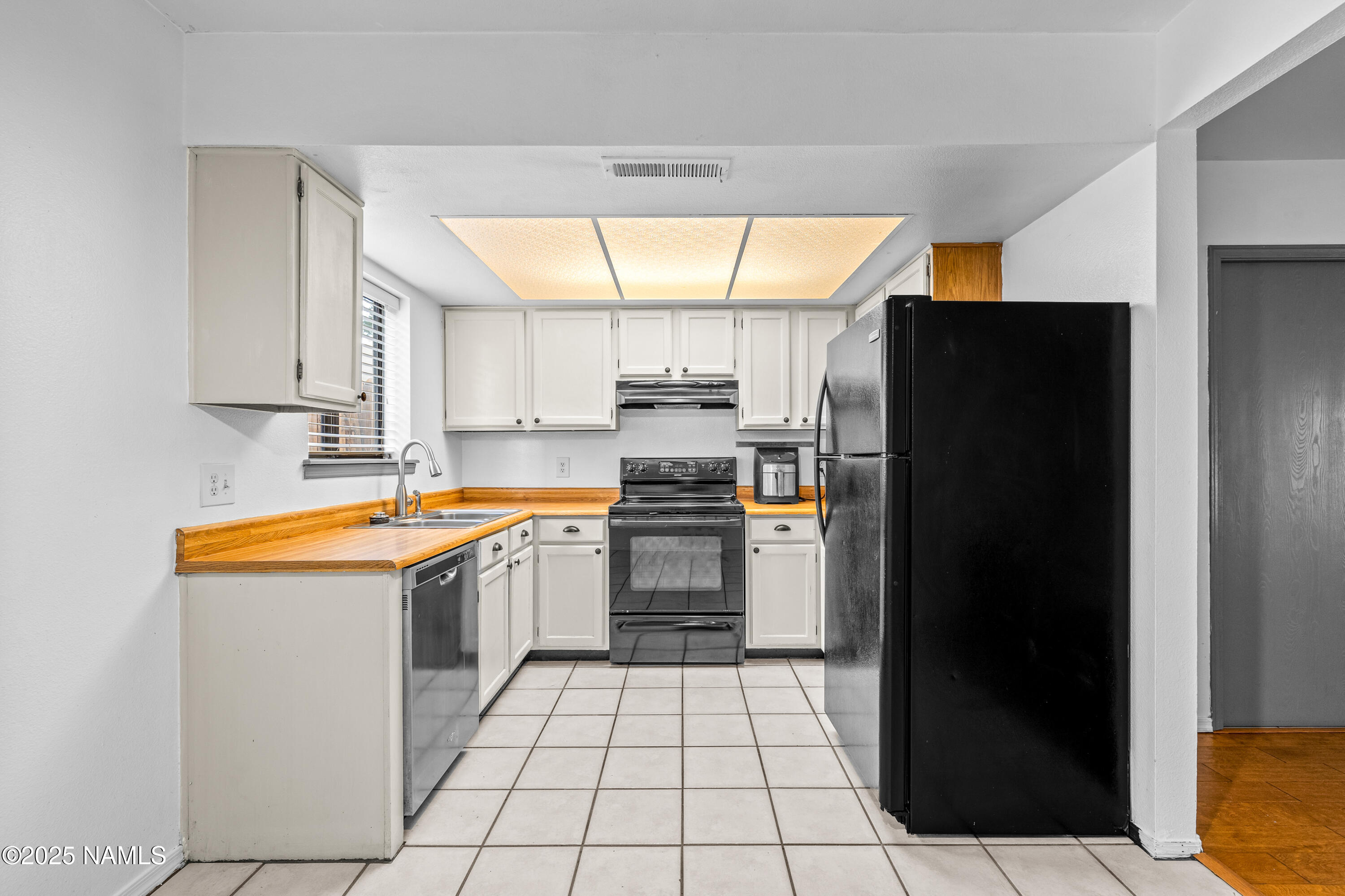 501 W Santa Fe Avenue, 24