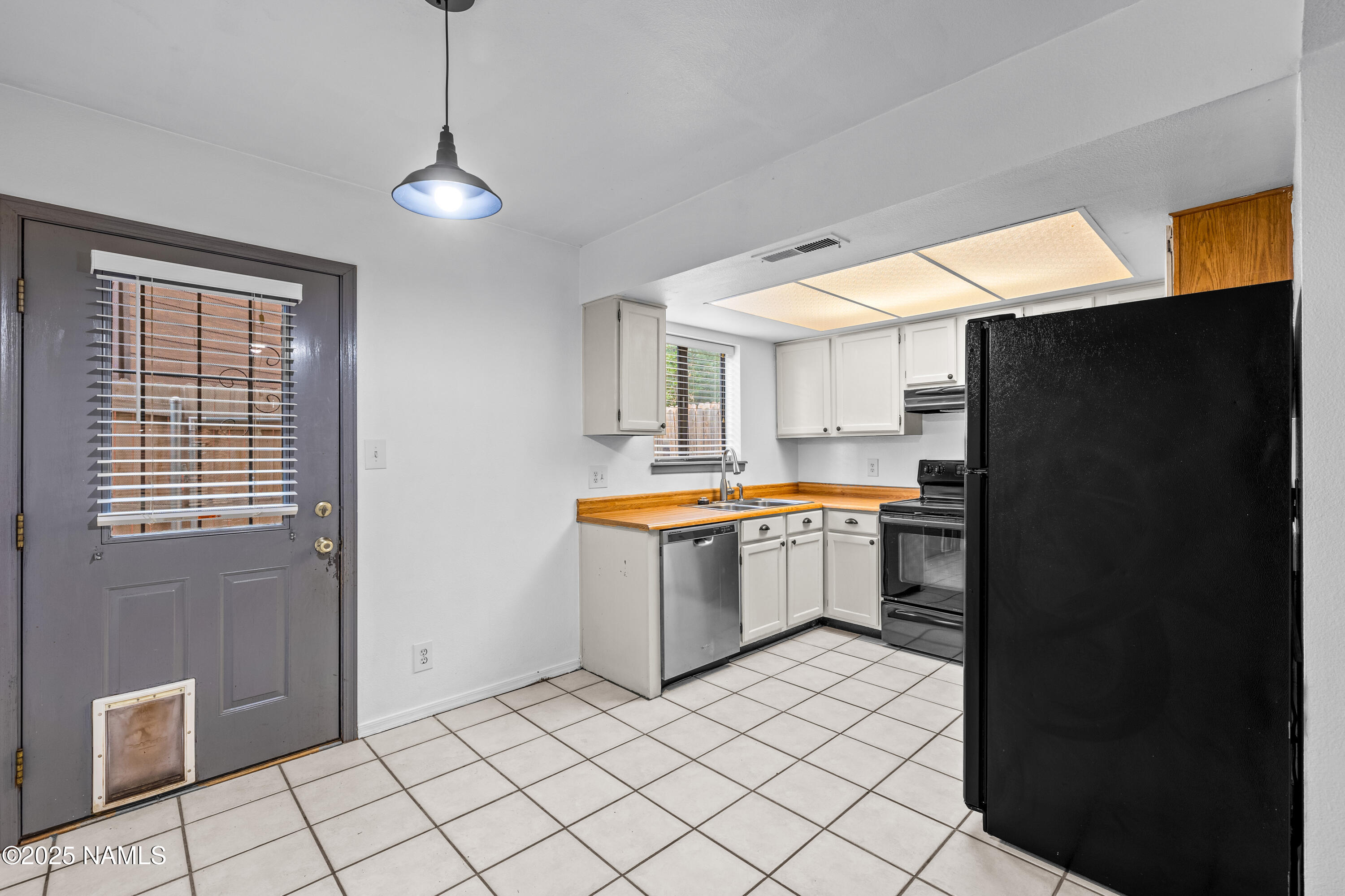 501 W Santa Fe Avenue, 24