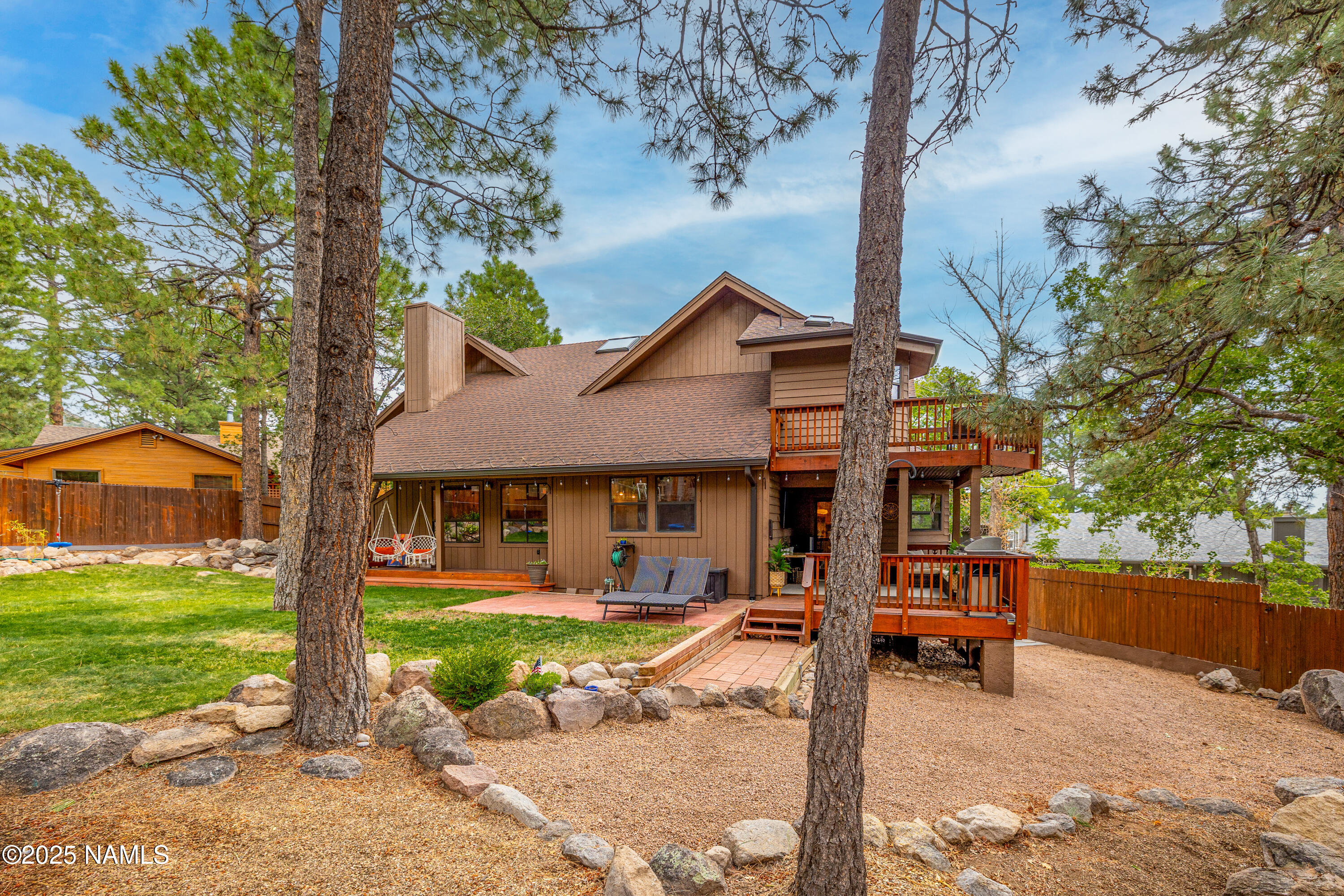 3831 Woodridge Way