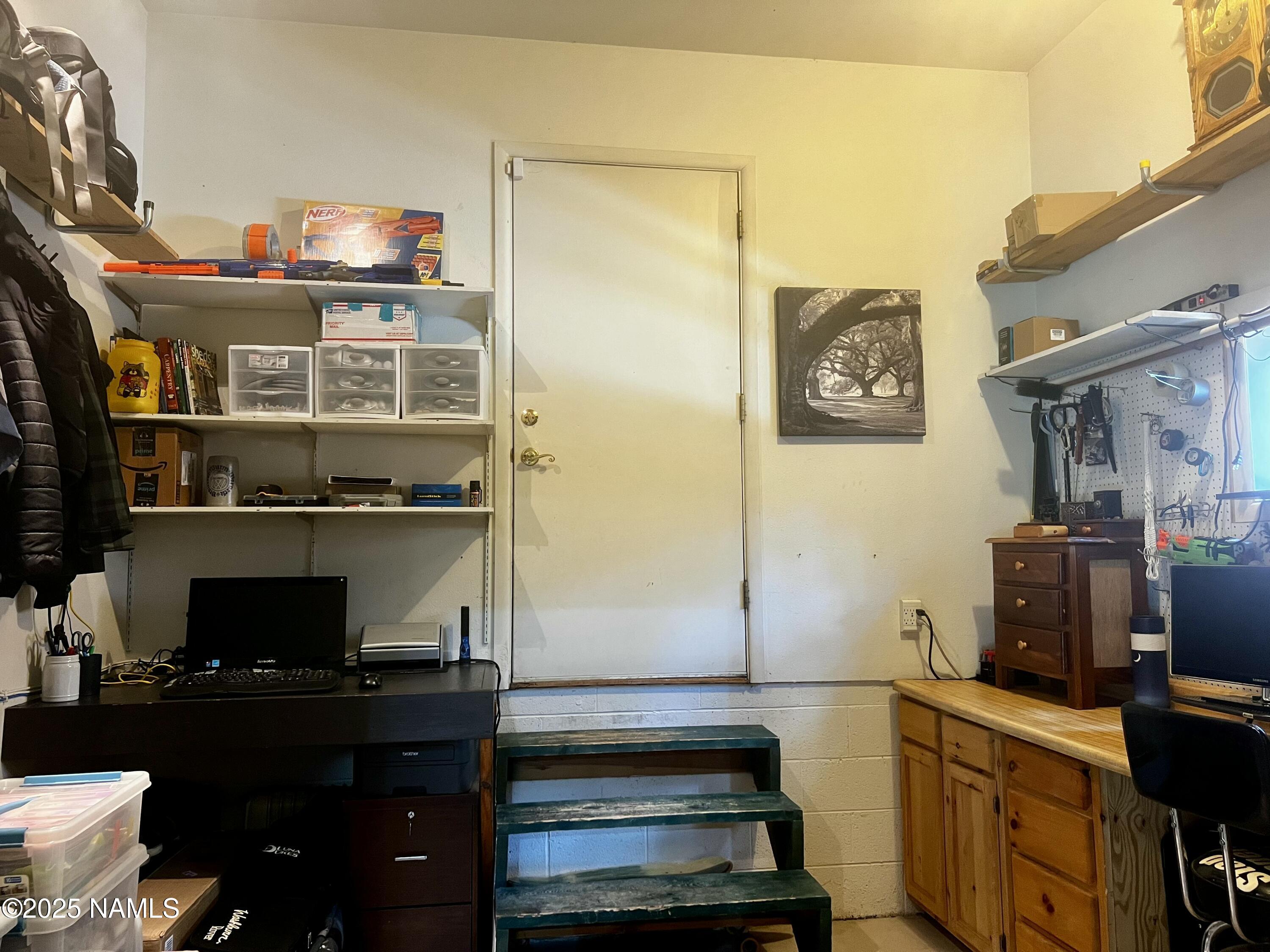 3831 Woodridge Way