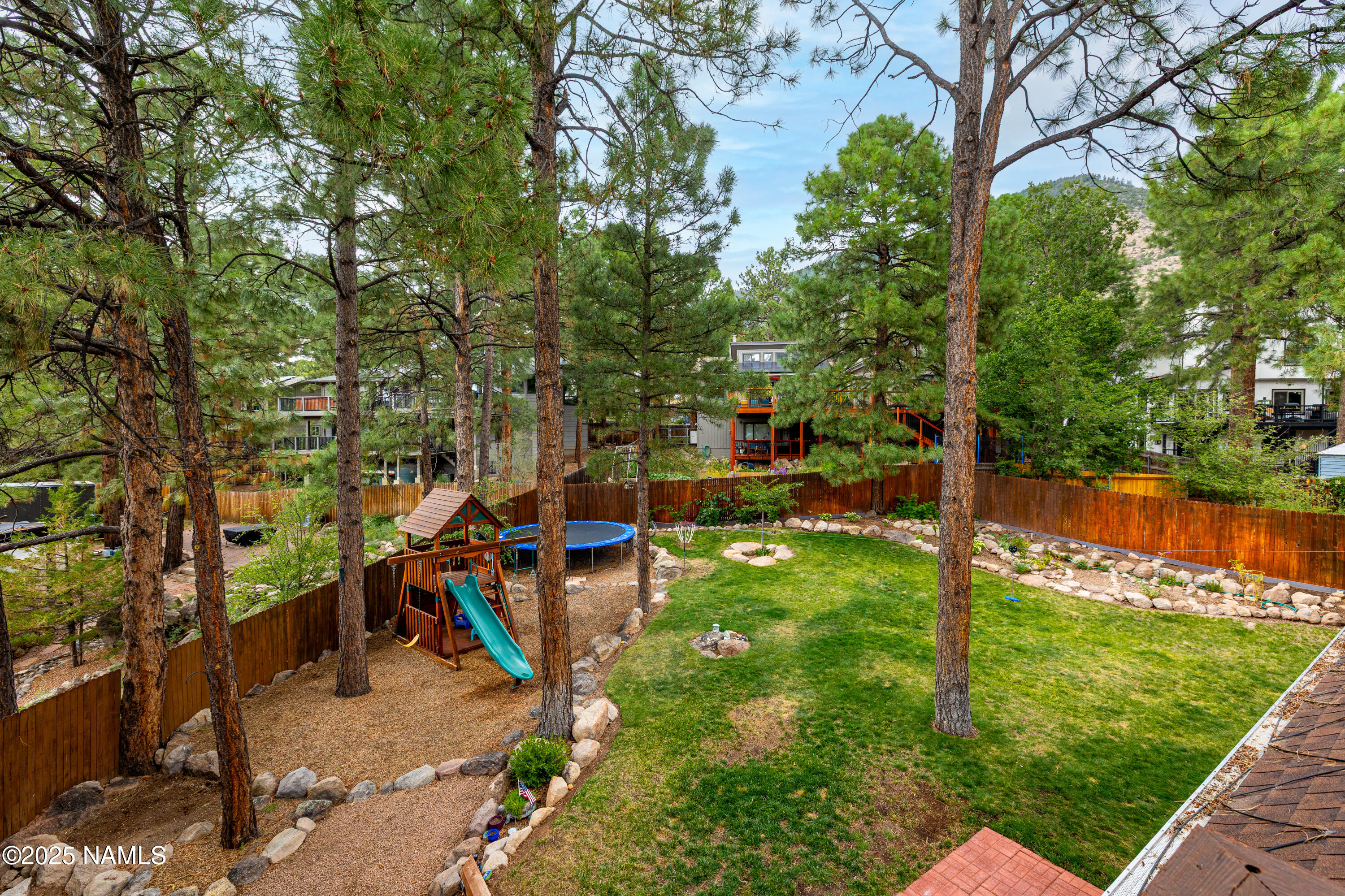 3831 Woodridge Way